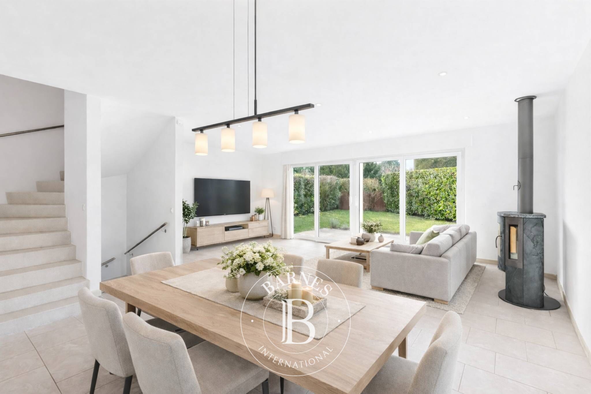 Twin Villa Coppet - picture 2