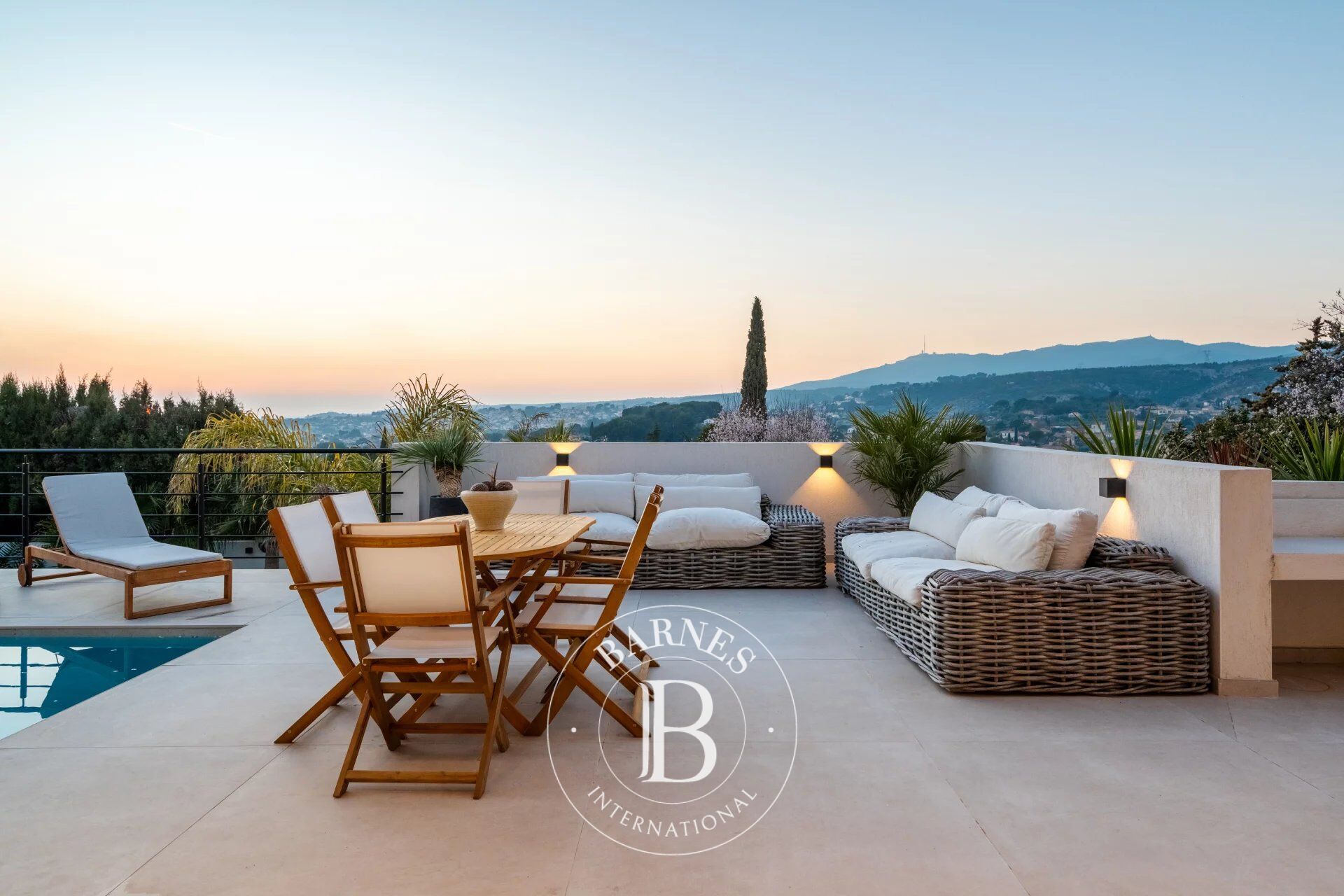 VENTE - ALLAUCH - 13190 - MAISON - VUE PANORAMIQUE - TERRASSE - PISCINE - JARDIN - picture 2