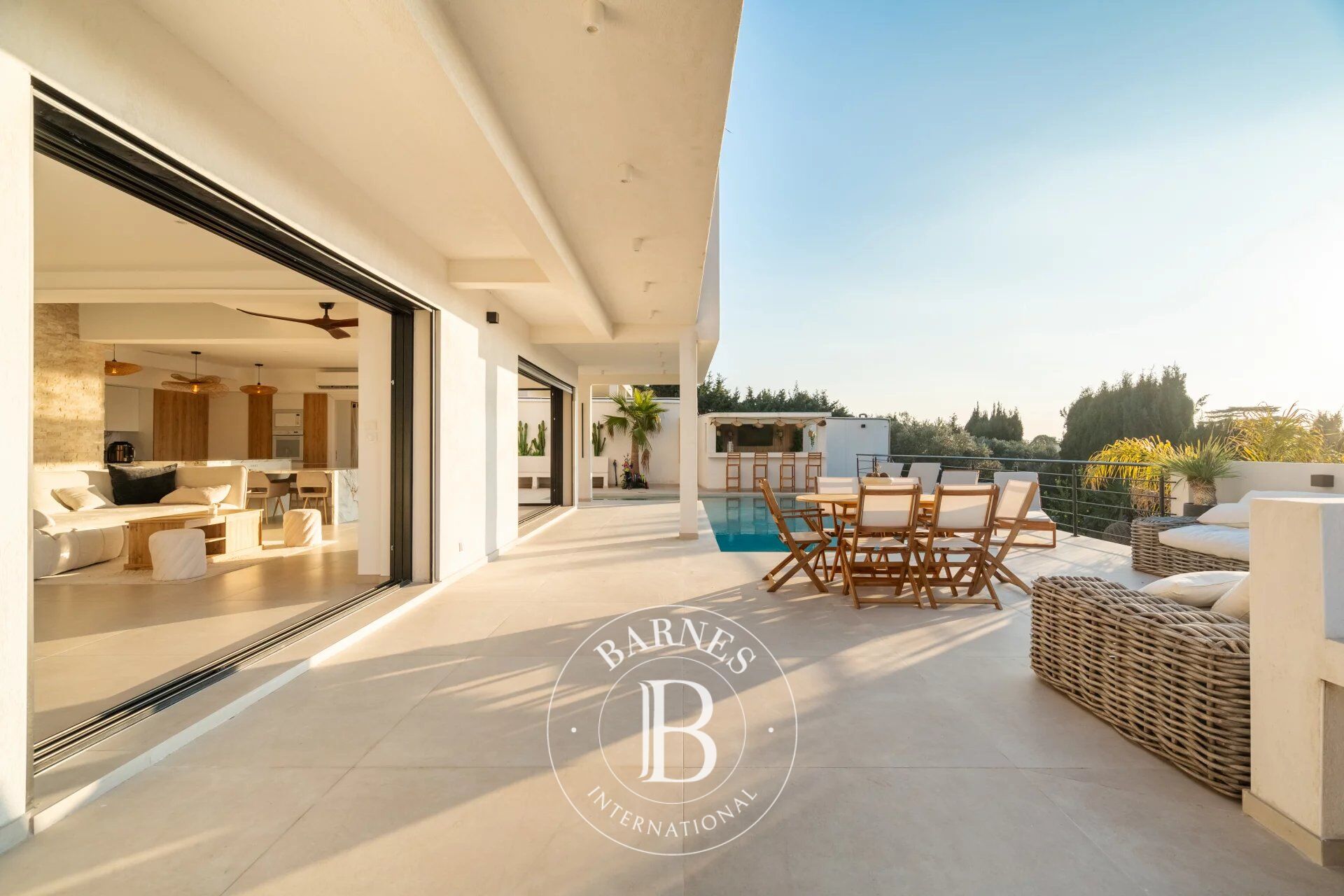 VENTE - ALLAUCH - 13190 - MAISON - VUE PANORAMIQUE - TERRASSE - PISCINE - JARDIN - picture 3