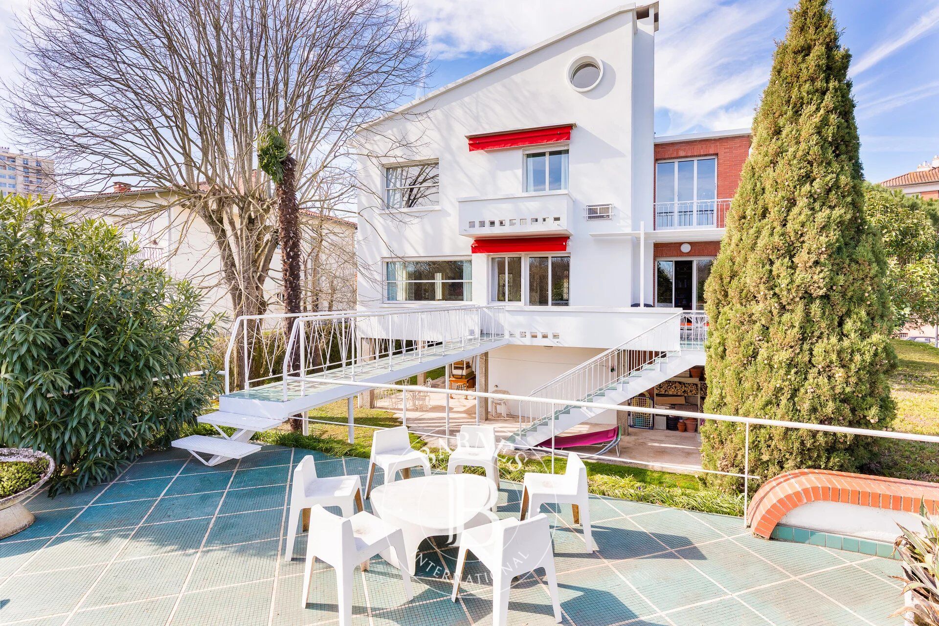 TOULOUSE - ON THE BANK OF THE GARONNE, ARCHITECT-DESIGNED HOUSE FROM THE 1950S - picture 2