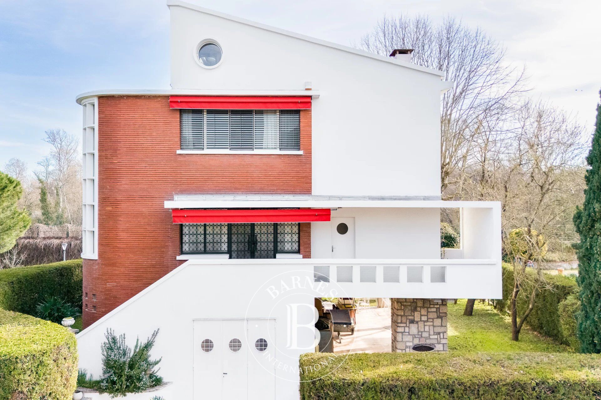 TOULOUSE - ON THE BANK OF THE GARONNE, ARCHITECT-DESIGNED HOUSE FROM THE 1950S - picture 1