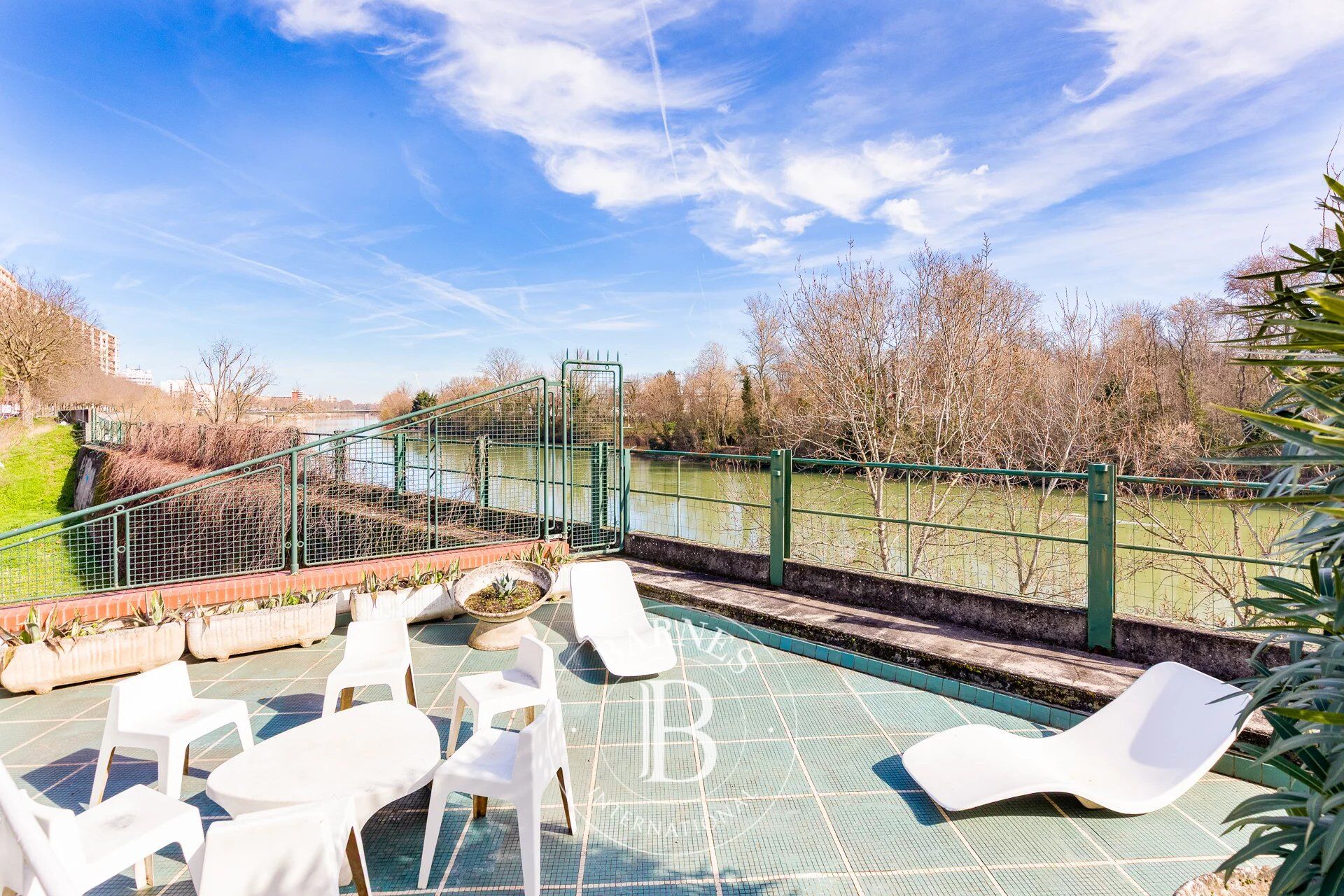 TOULOUSE - ON THE BANK OF THE GARONNE, ARCHITECT-DESIGNED HOUSE FROM THE 1950S - picture 3