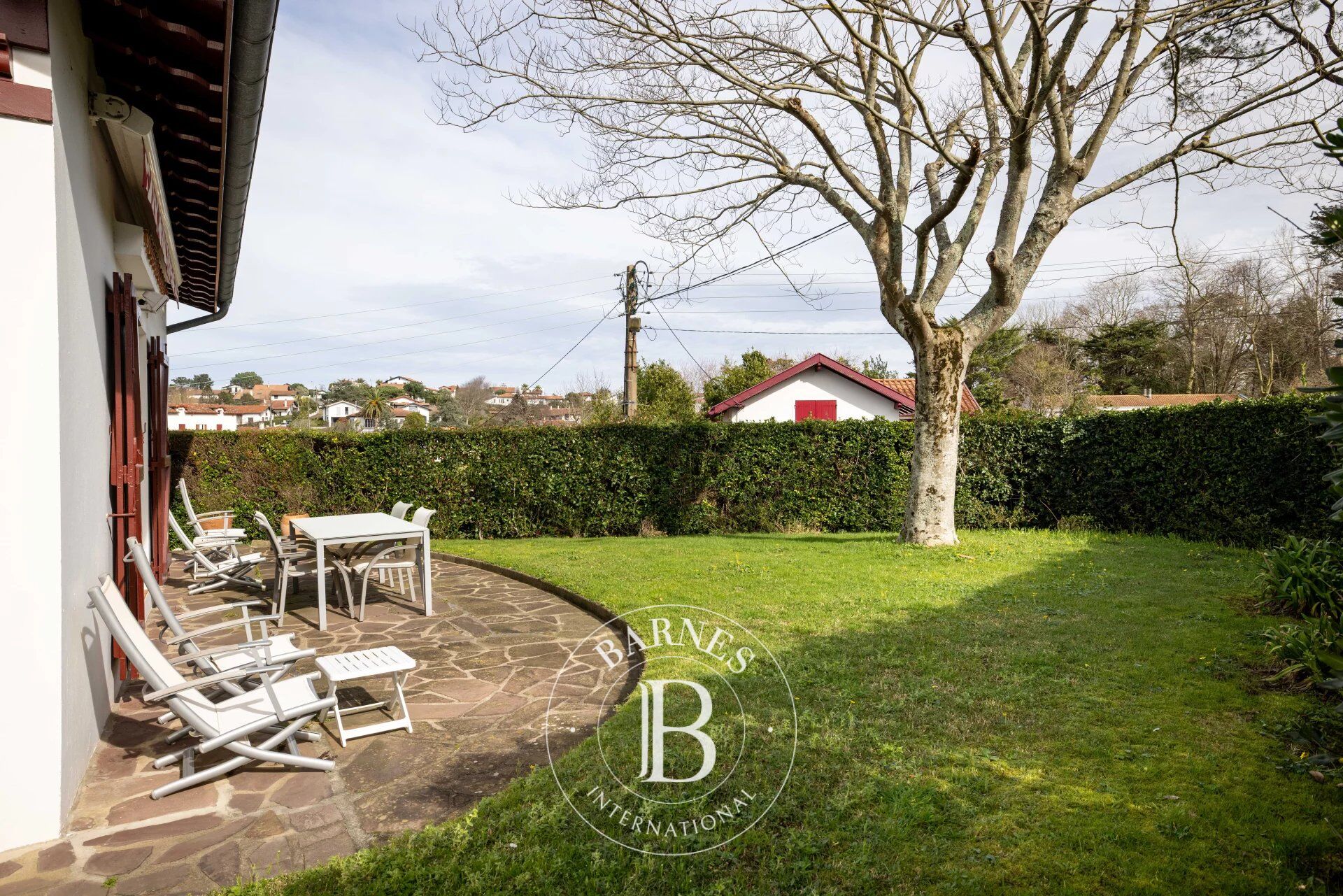 SAINT JEAN DE LUZ, MAISON DE 162 M² AU CALME - picture 2