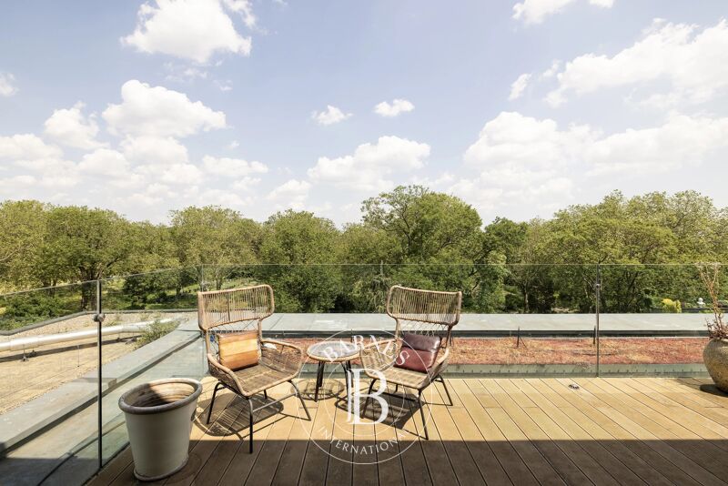 For Rent Apartment | London - picture 2