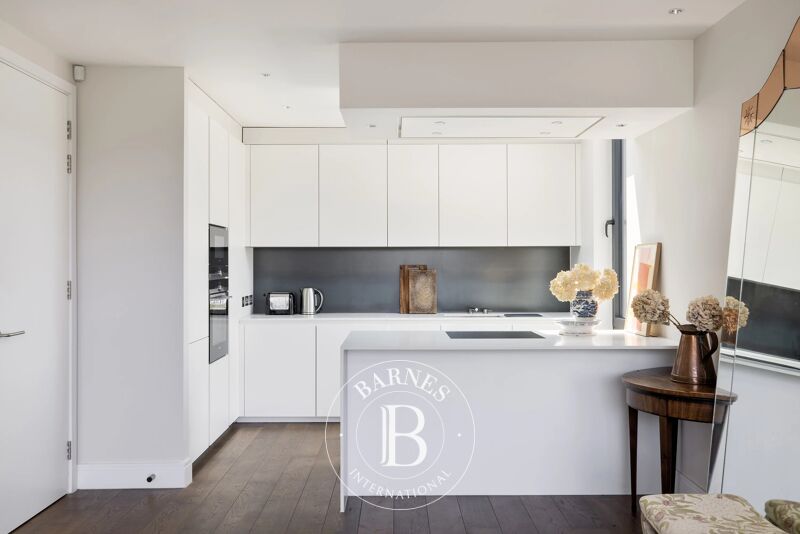 For Rent Apartment | London - picture 3