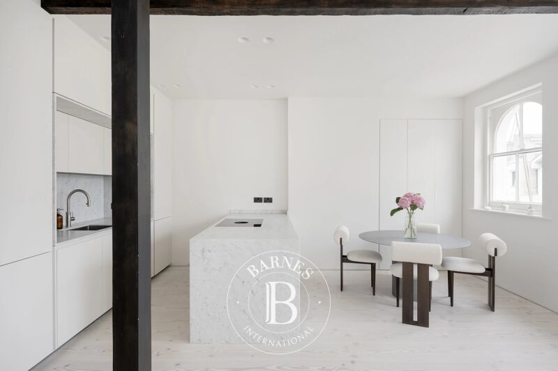 For Rent Apartment | London - picture 2