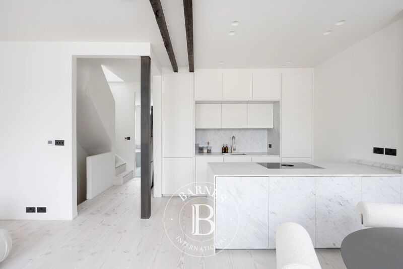 For Rent Apartment | London - picture 1