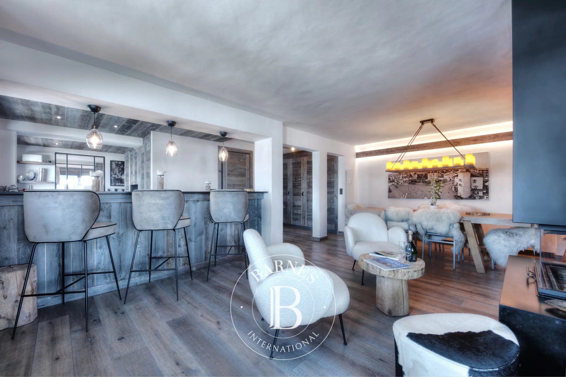 BARNES MEGÈVE - SKI IN/SKI OUT – 4 CHAMBRES ENTIÈREMENT RÉNOVÉ-GARAGE - picture 3