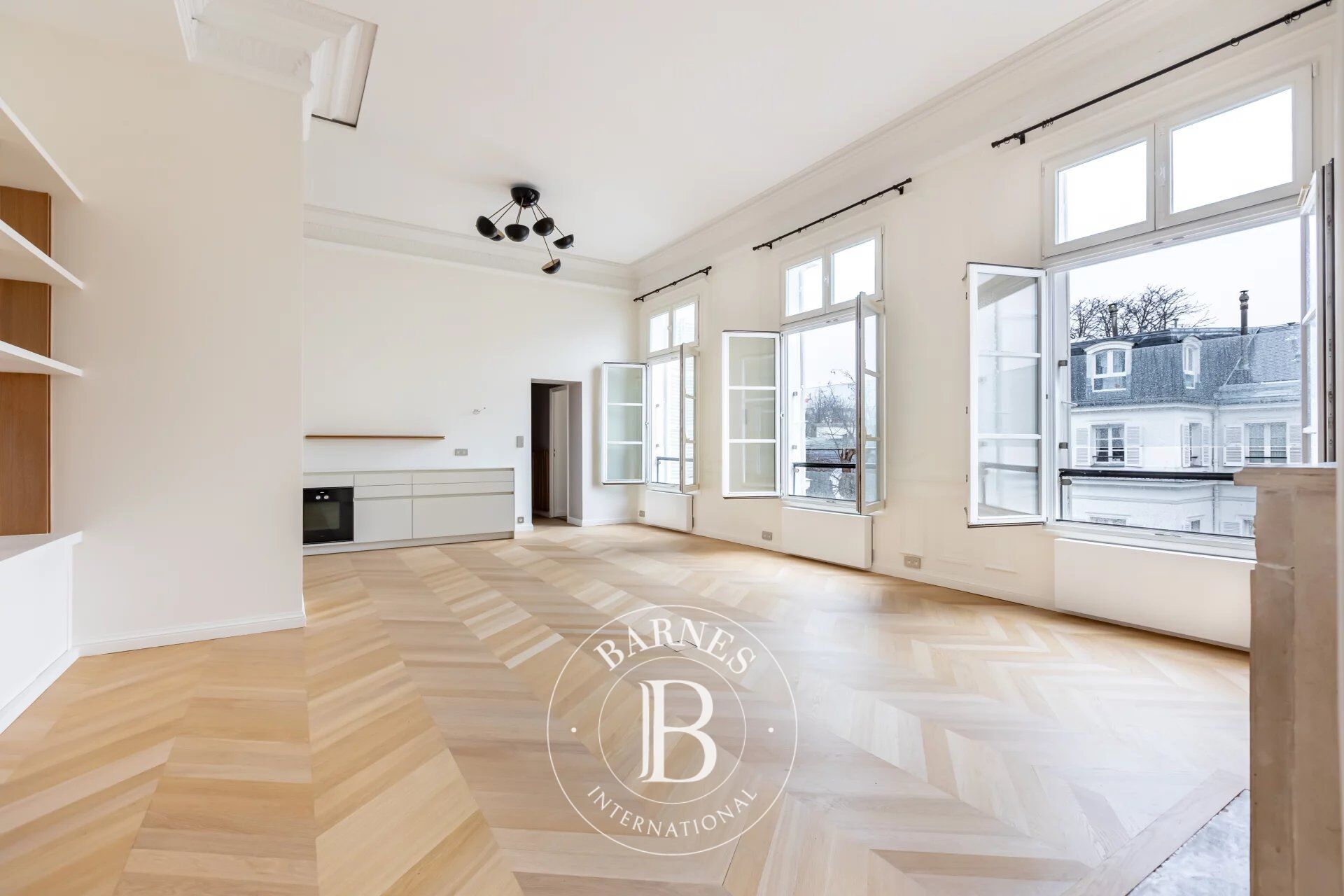 Paris 8 - Avenue Gabriel - 4-bedroom duplex apartment - picture 1