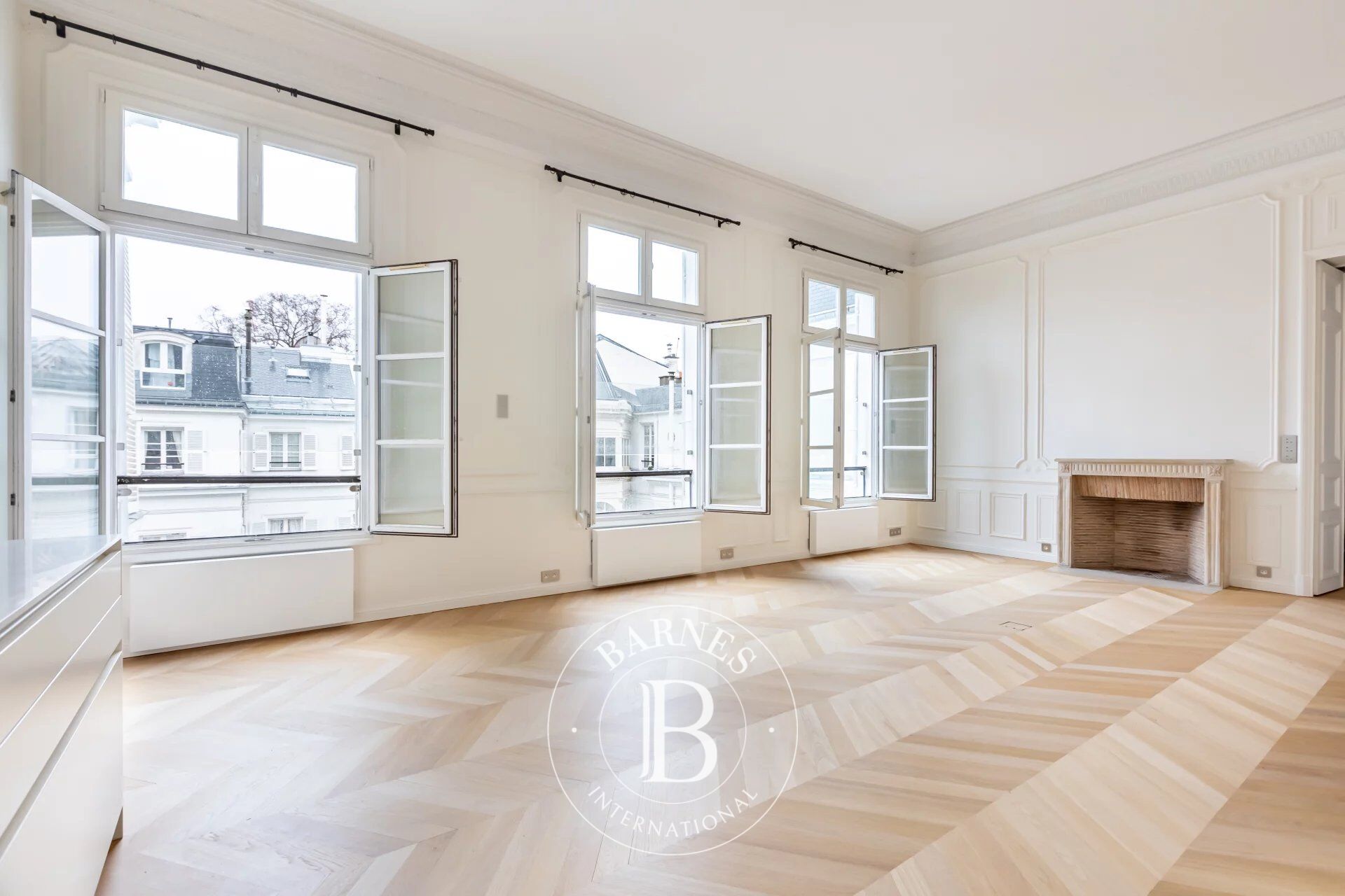 Paris 8 - Avenue Gabriel - 4-bedroom duplex apartment - picture 2