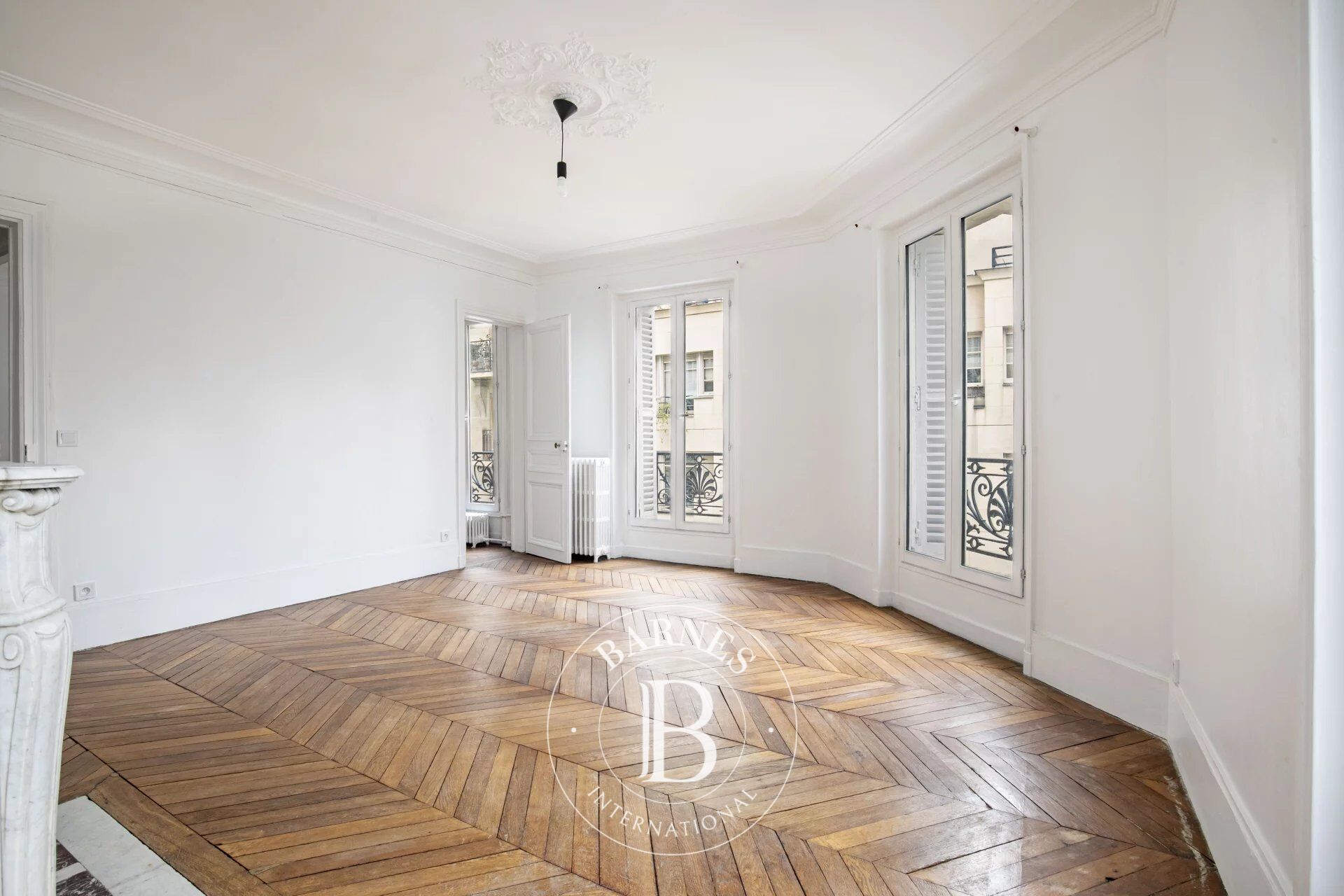 EXCLUSIVITE - Paris 15ᵉ Vaugirard  - Appartement ancien de charme - 2/ 3 chambres et bureau -  Ascenseur  - vue dégagée - picture 3