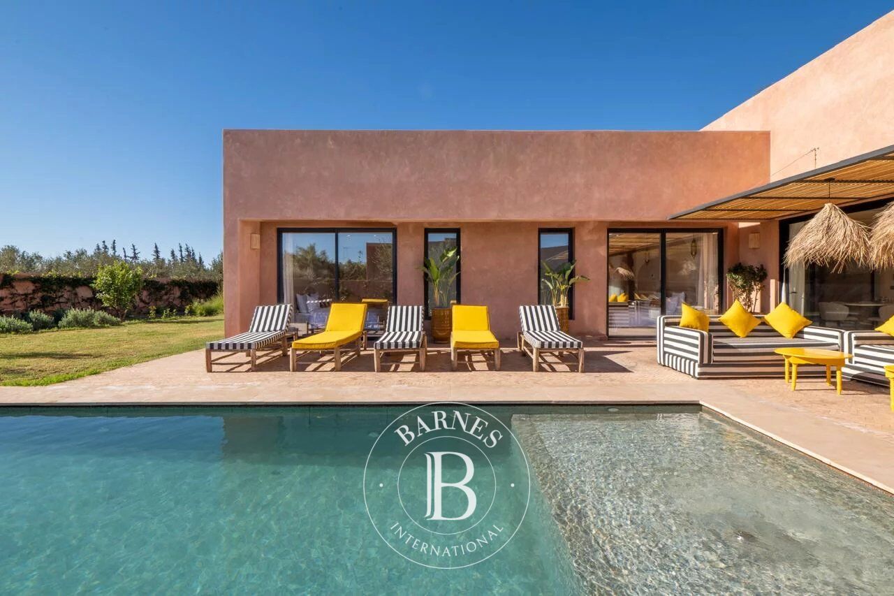 À VENDRE – VILLA CONTEMPORAINE ROUTE DE AMIZMIZ - picture 2