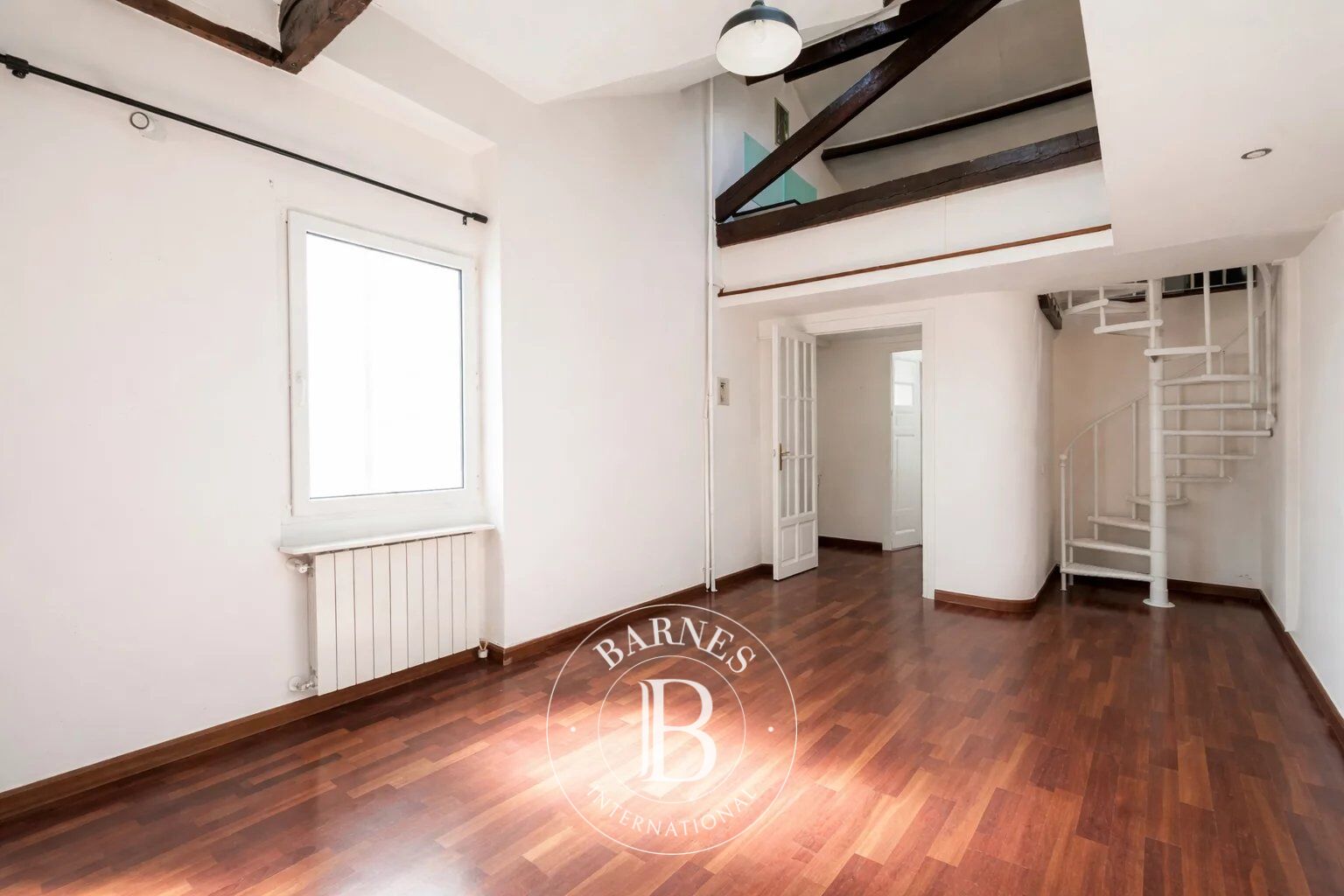 Penthouse duplex à rénover avec grande hauteur sous plafond et fort potentiel à Salamanca - picture 3