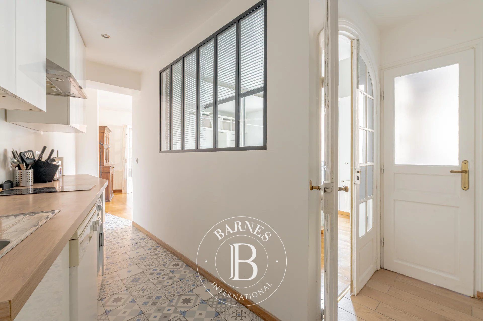 PARIS V - Monge - 3 pièces avec balcons - picture 3