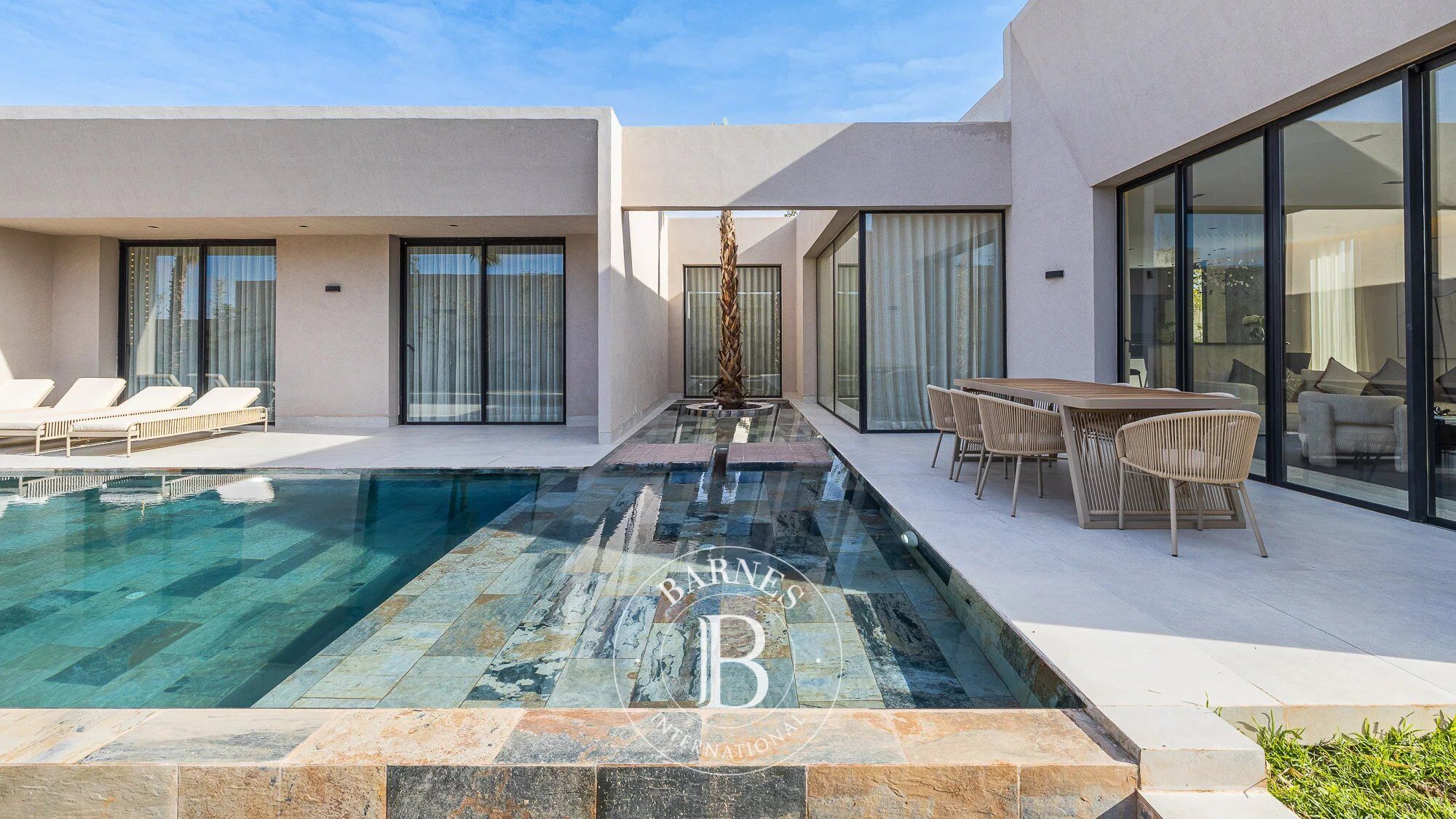 Villa contemporaine d’exception – 5 suites, piscine chauffée - picture 2