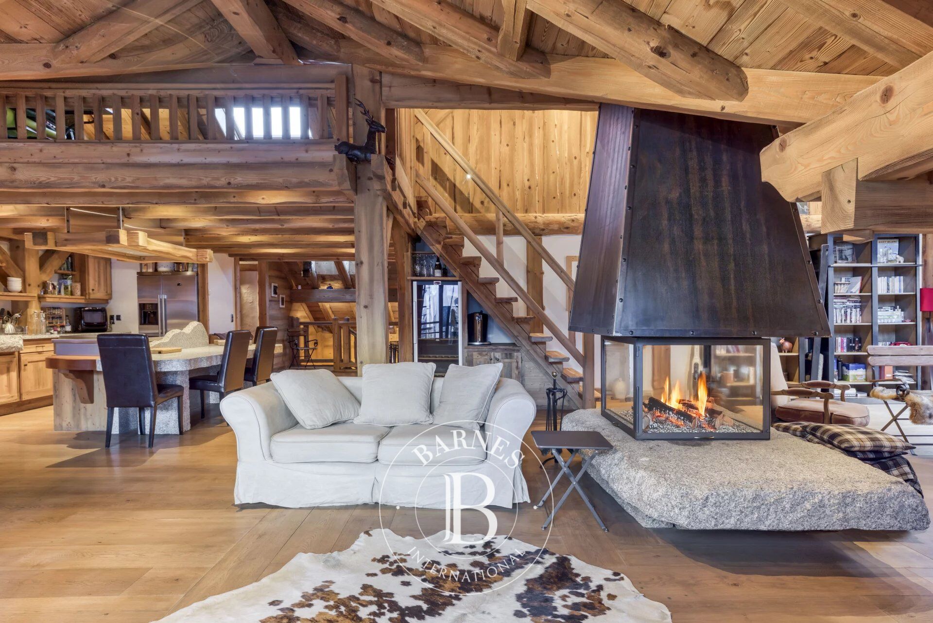 BARNES CHAMONIX - EXCLUSIVITE OFF MARKET - APPARTEMENT 3 CHAMBRES EN SUITE - COEUR DE VILLAGE - VUE MONT-BLANC CHAMONIX - picture 1