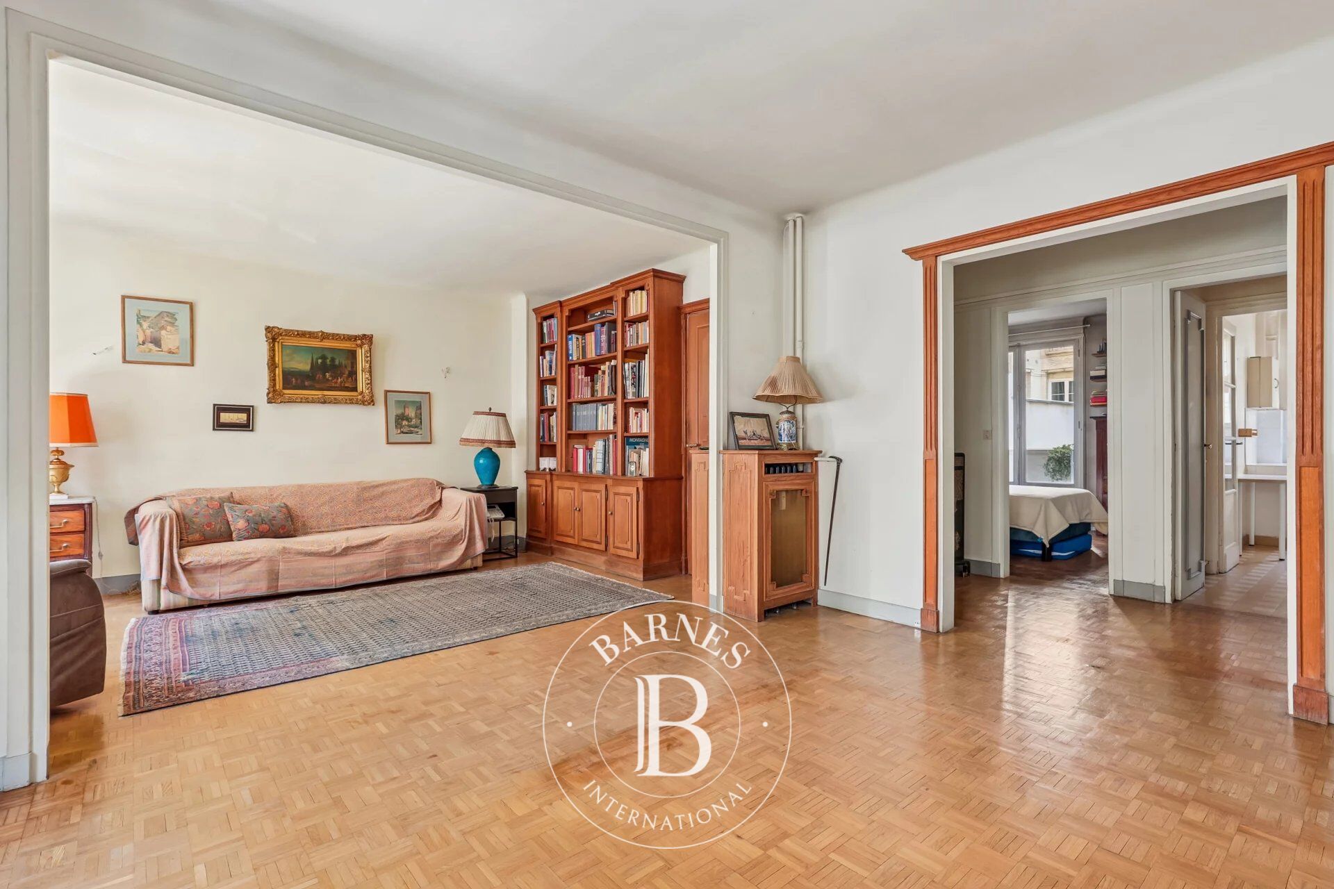 Paris 16ème - Longchamp / Victor Hugo - 2 chambres - A rénover - picture 2