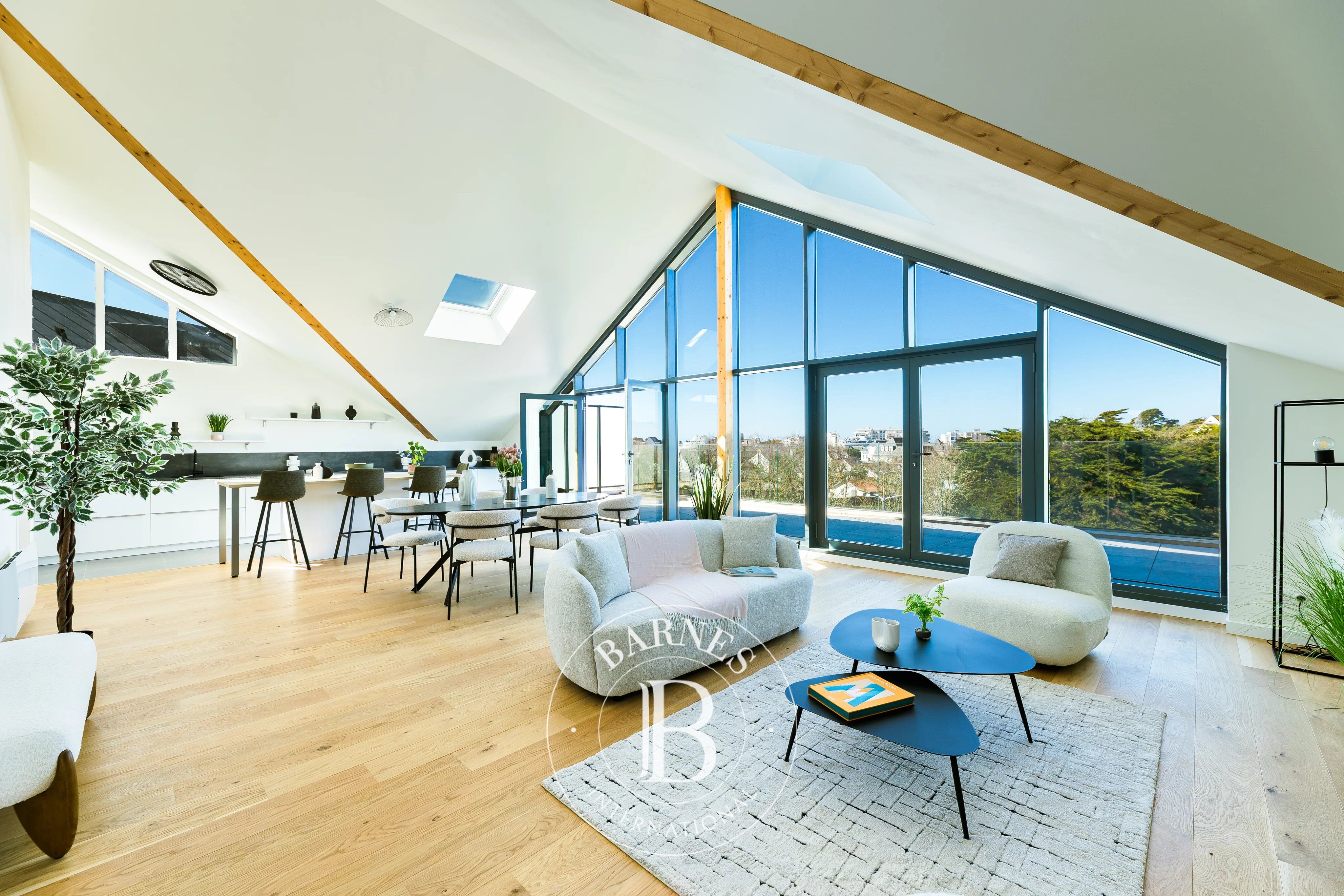 PORNICHET - Large top floor apartment - picture 1