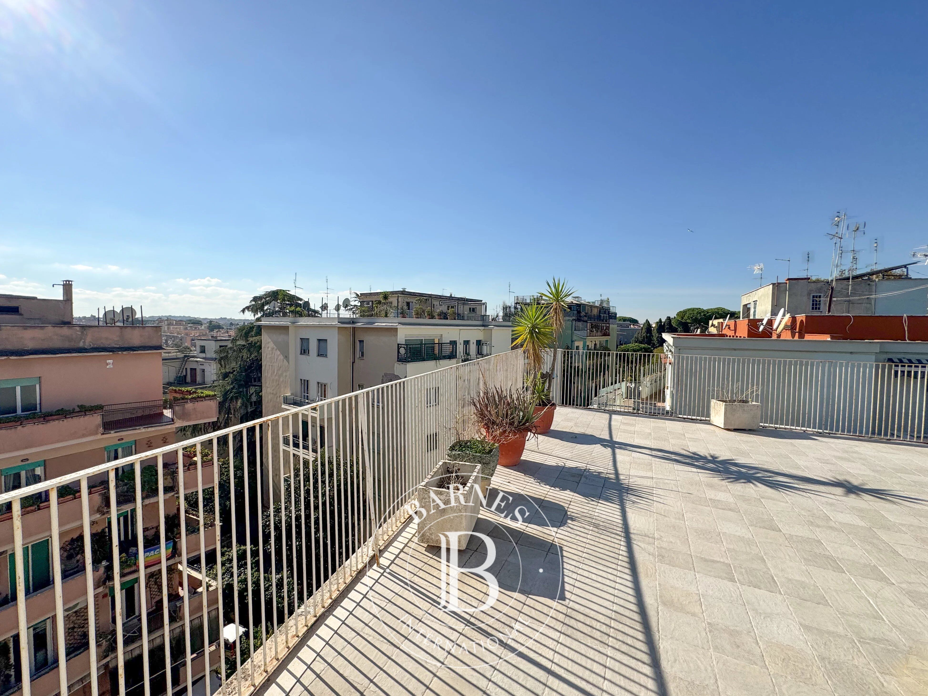 Penthouse with Panoramic Terrace - picture 2