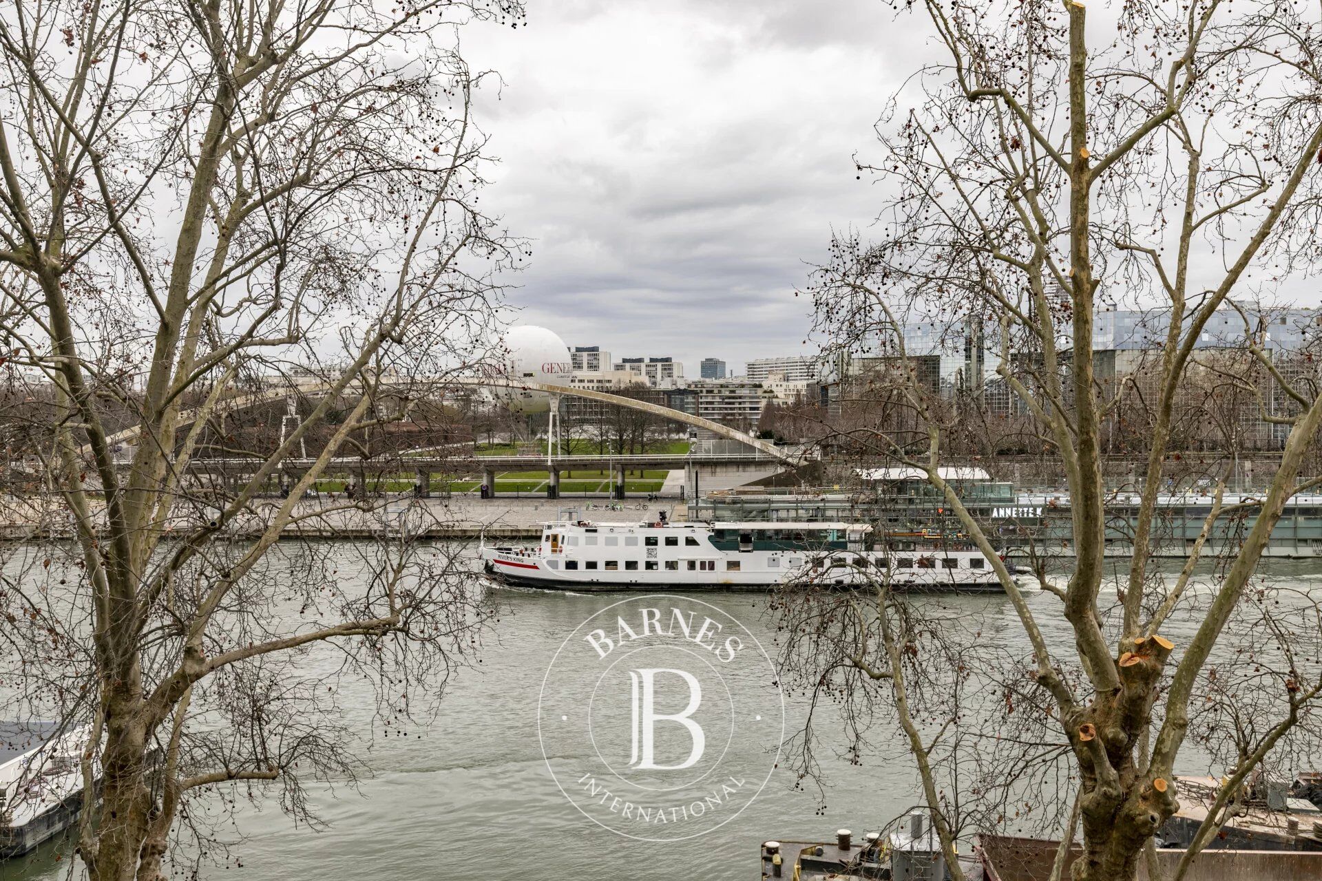 Paris 16 - Quai Louis Blériot - Appartement familial 4 chambres - picture 1