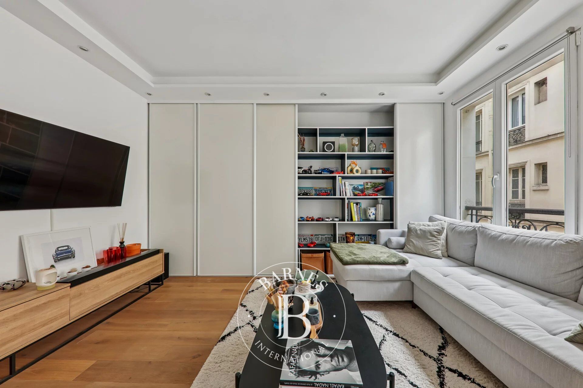 Paris 16 - South Auteuil- 1-bed apartment - To renovate - picture 2