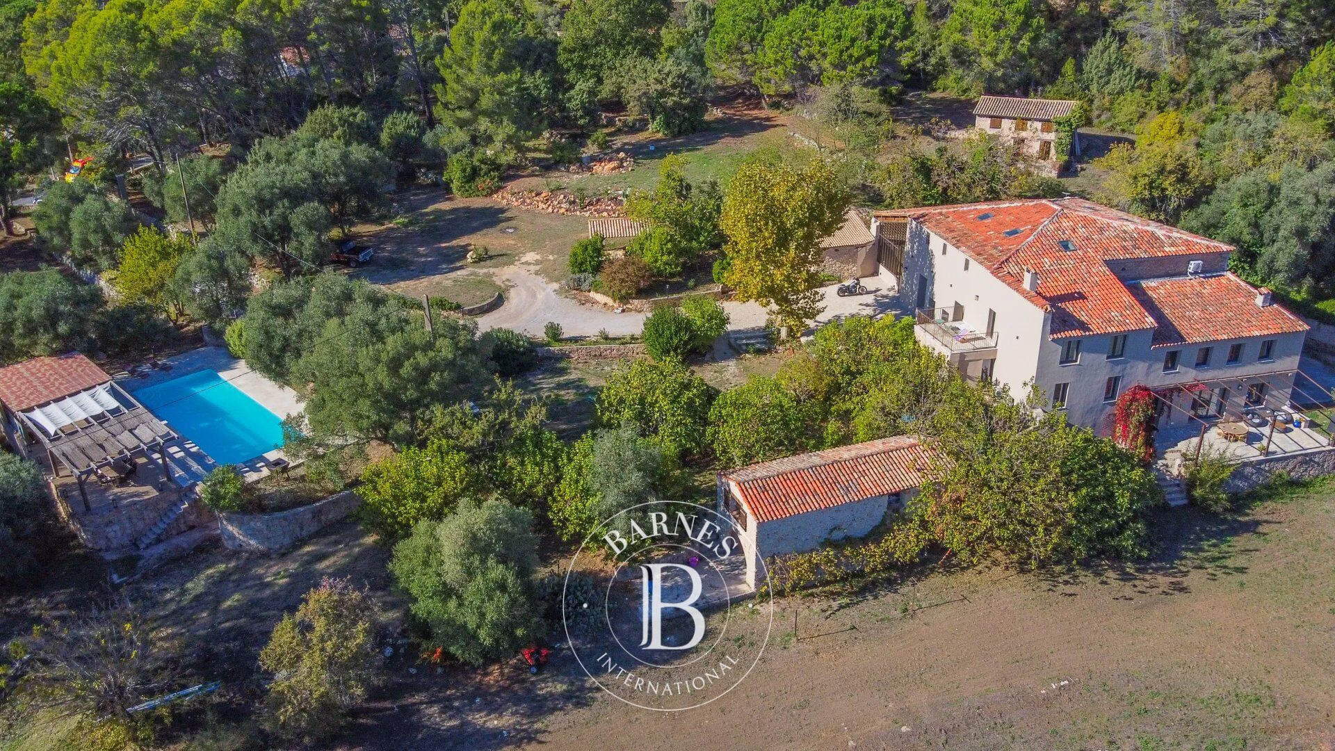 BAGNOLS-EN-FORÊT-Domaine exceptionnel- Bastide en pierre rénové de  plus de 480 m2 avec maison d’amis et bastidons - picture 1