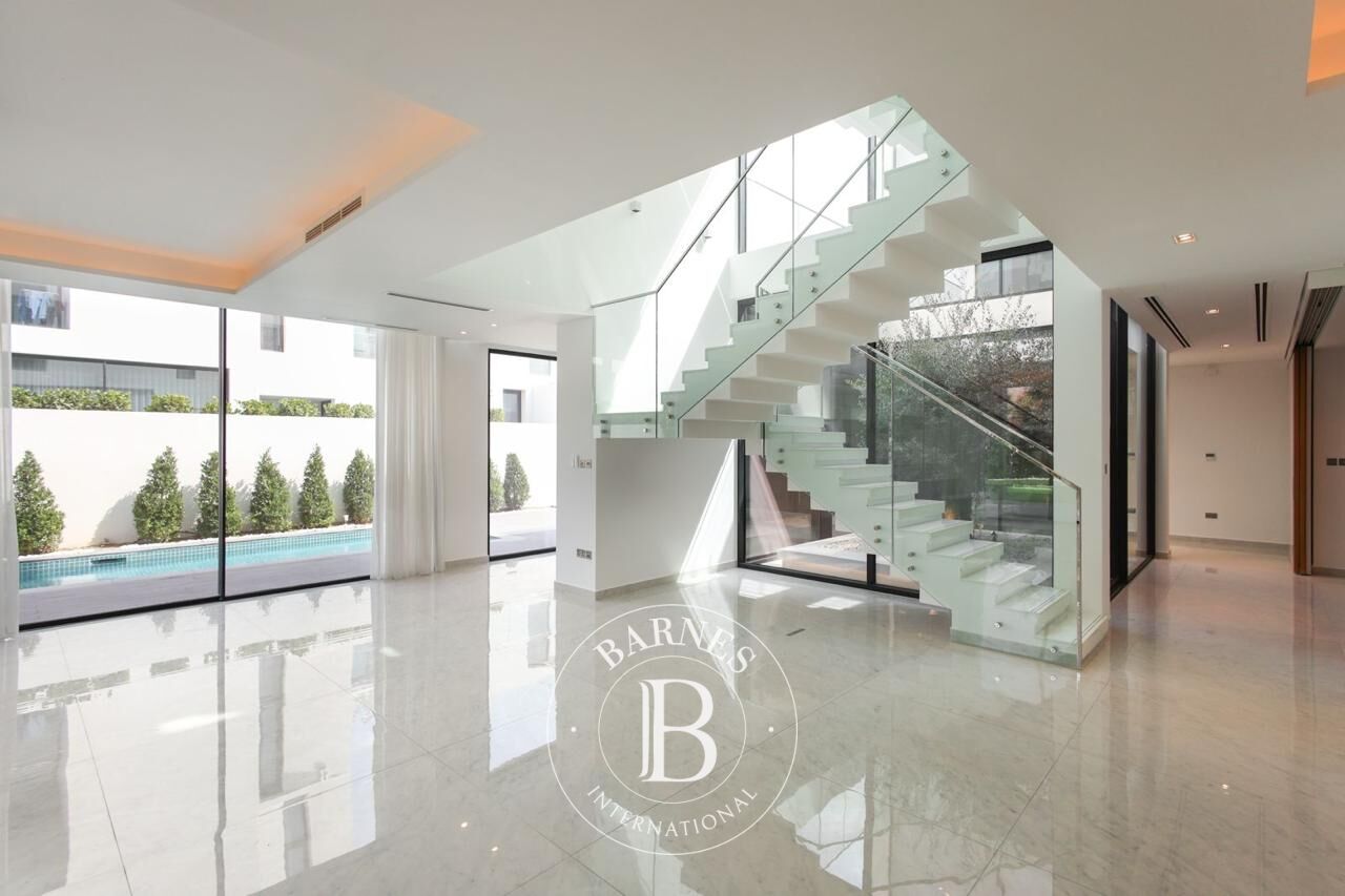 Villa Al Barari - picture 2