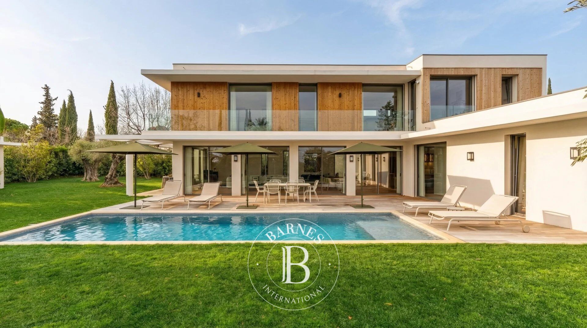 AIX-EN-PROVENCE - CONTEMPORARY VILLA 240 M² - 5 BEDROOMS - GARDEN 1200 M² - picture 2