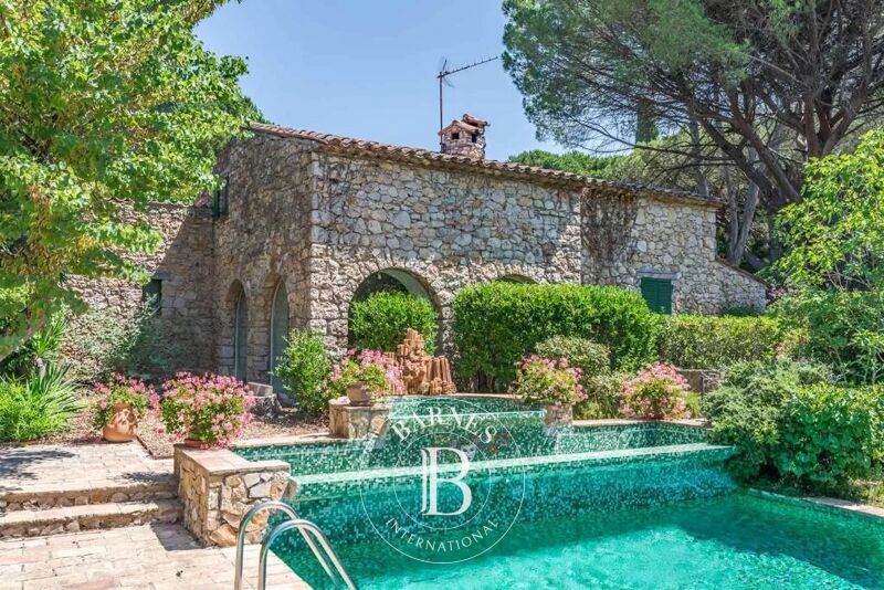 Masía Bagnols-en-Forêt