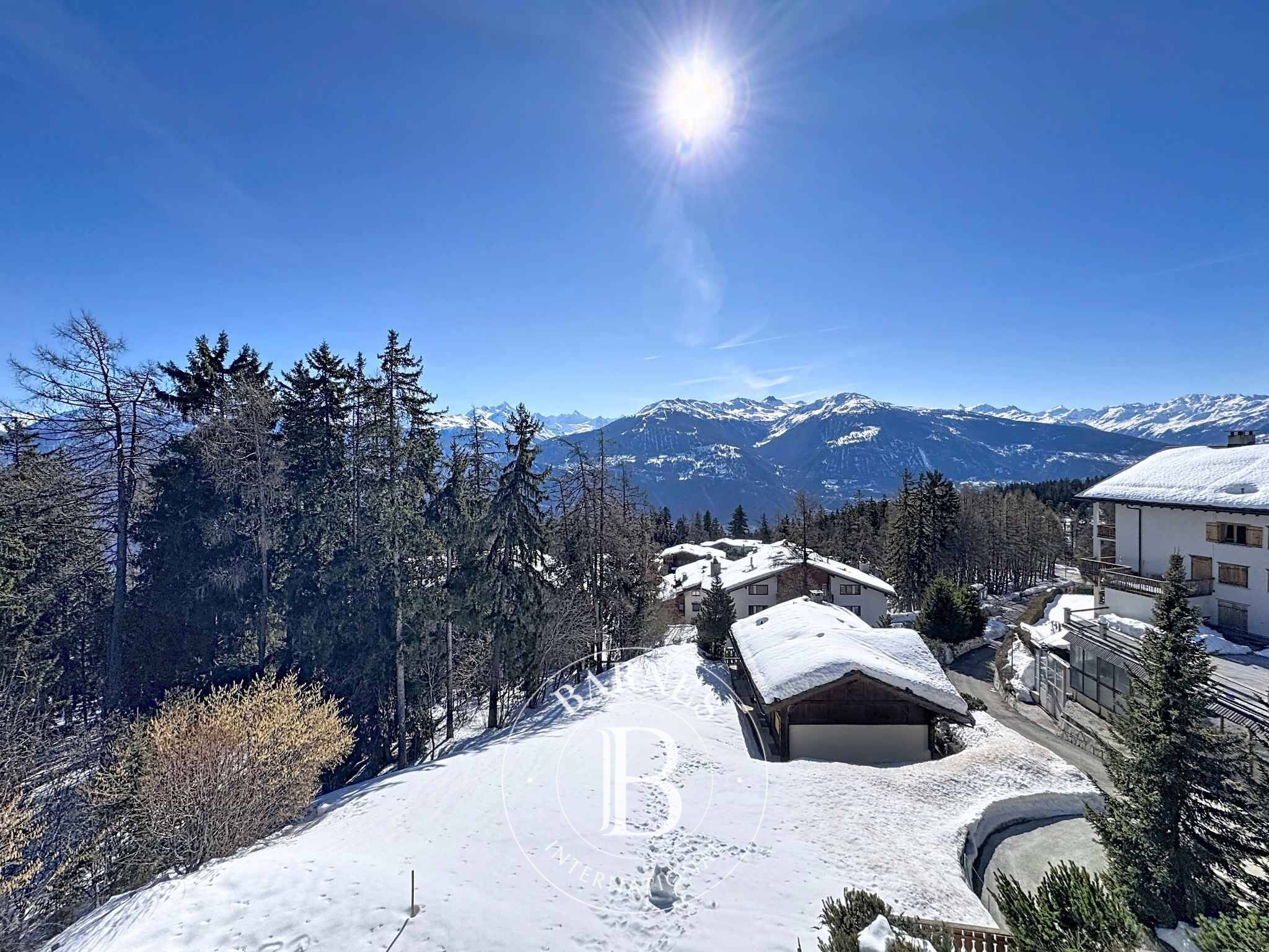 MAGNIFIQUE DUPLEX/ATTIQUE DE 6.5 PIÈCES AU CENTRE AVEC TRÈS BELLE VUE - picture 2