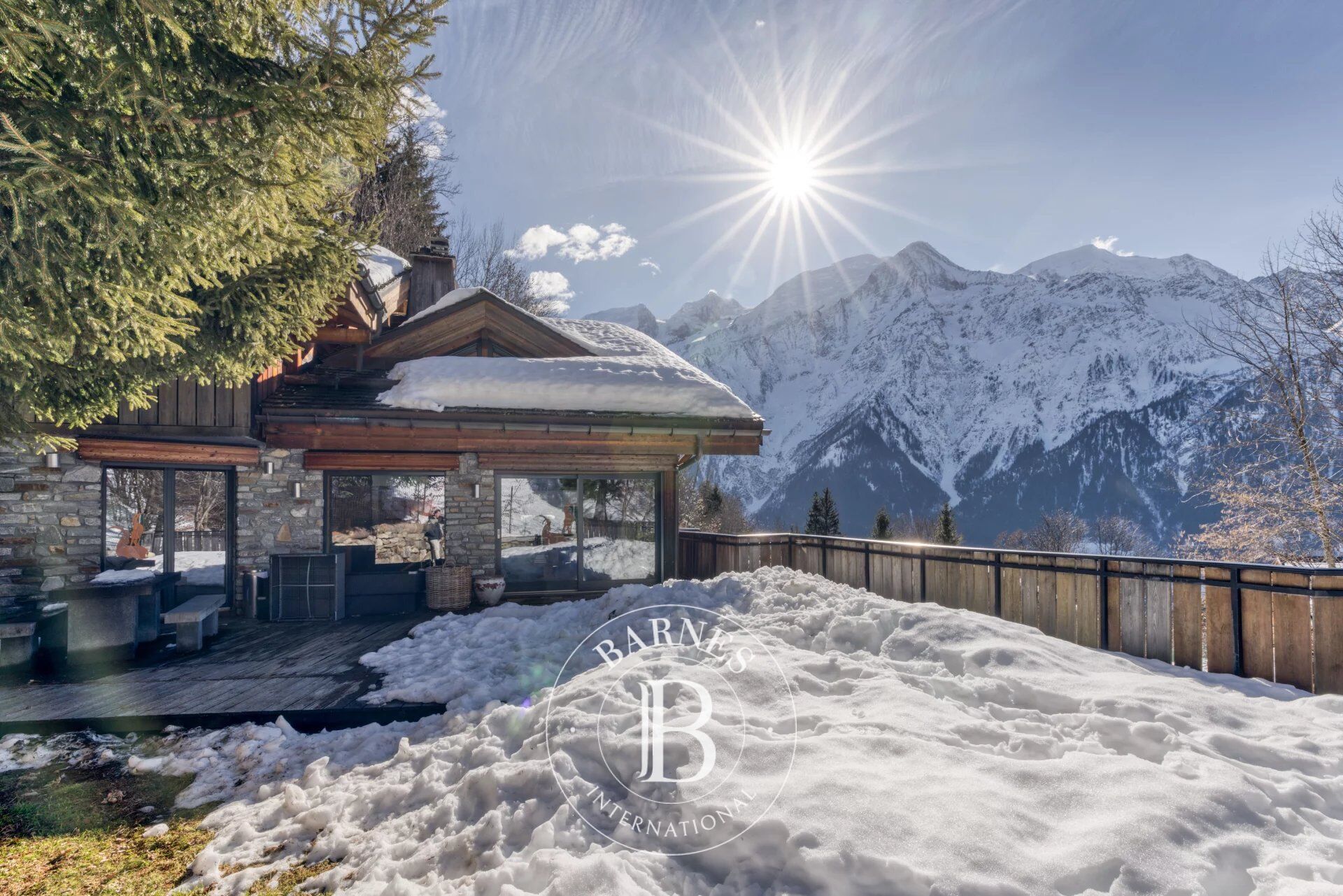 BARNES CHAMONIX - LES HOUCHES- COUPEAU - CHALET 6 CHAMBRES -  MAGNIFIQUE VUE SUR LE MASSIF DU MONT-BLANC - picture 3