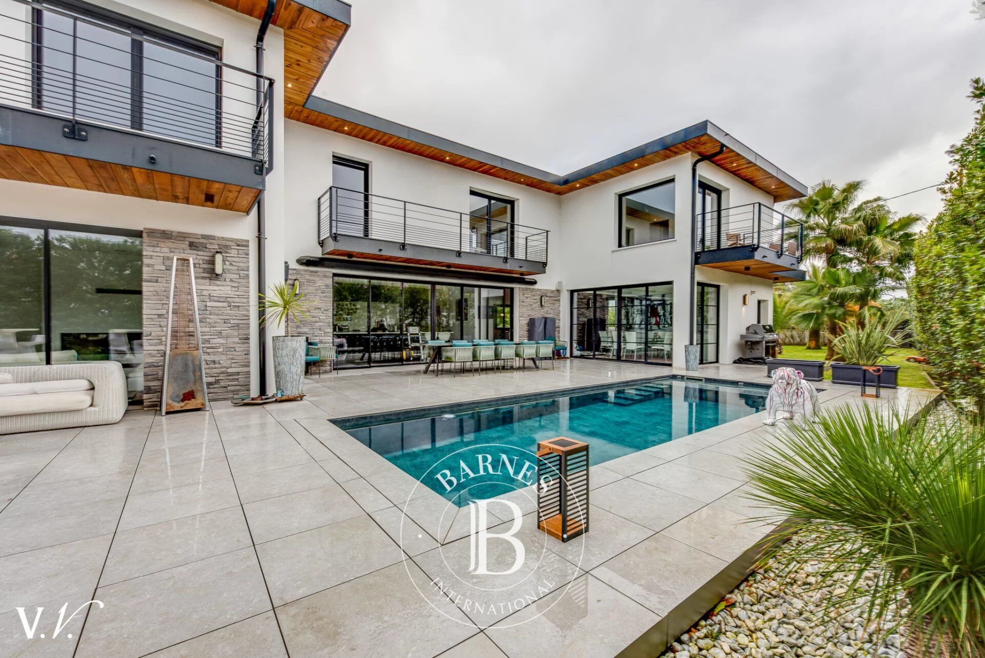 ANGLET CHIBERTA, CONTEMPORARY HOUSE WITH SWIMMING POOL - picture 2