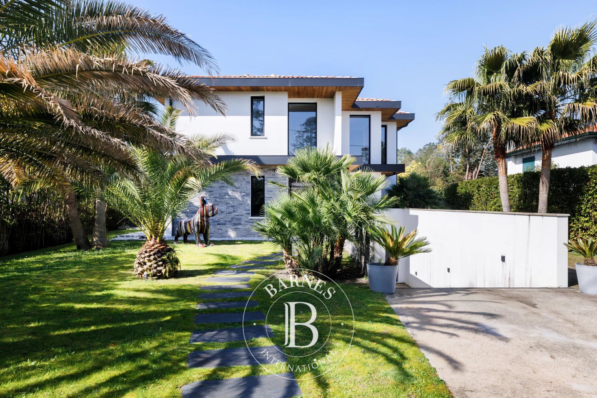 ANGLET CHIBERTA, CONTEMPORARY HOUSE WITH SWIMMING POOL - picture 3