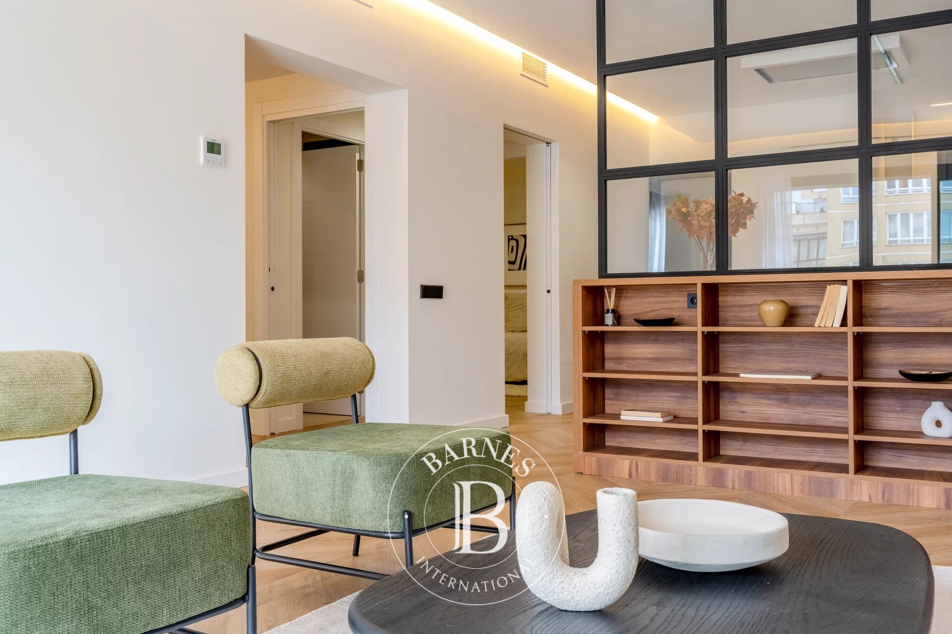 Exclusive Brand-New Designer Apartment in the Heart of Eixample - picture 3