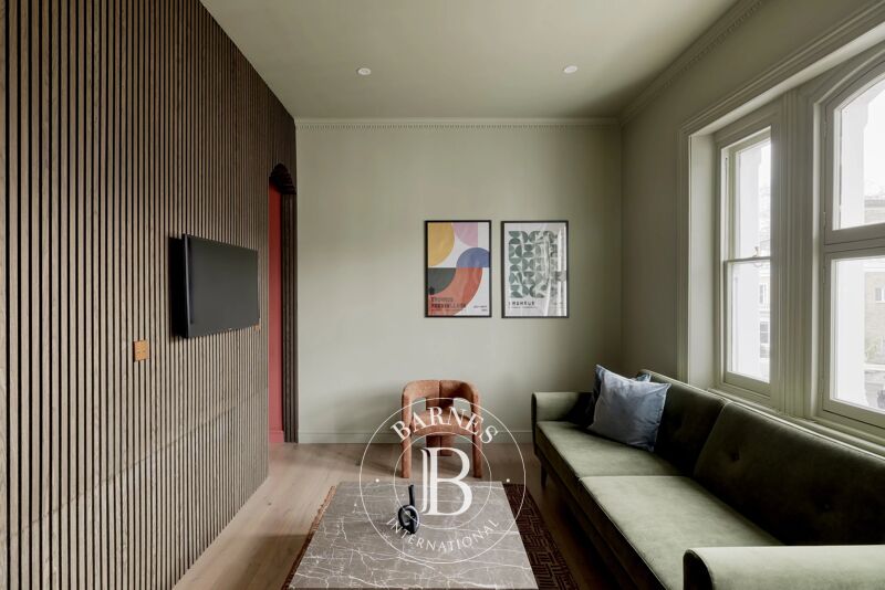 For Rent Apartment | London - picture 2