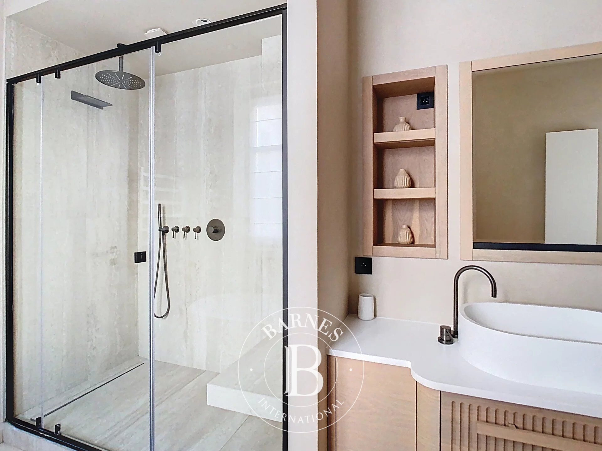 À louer Appartement | Paris 8ème - picture 10