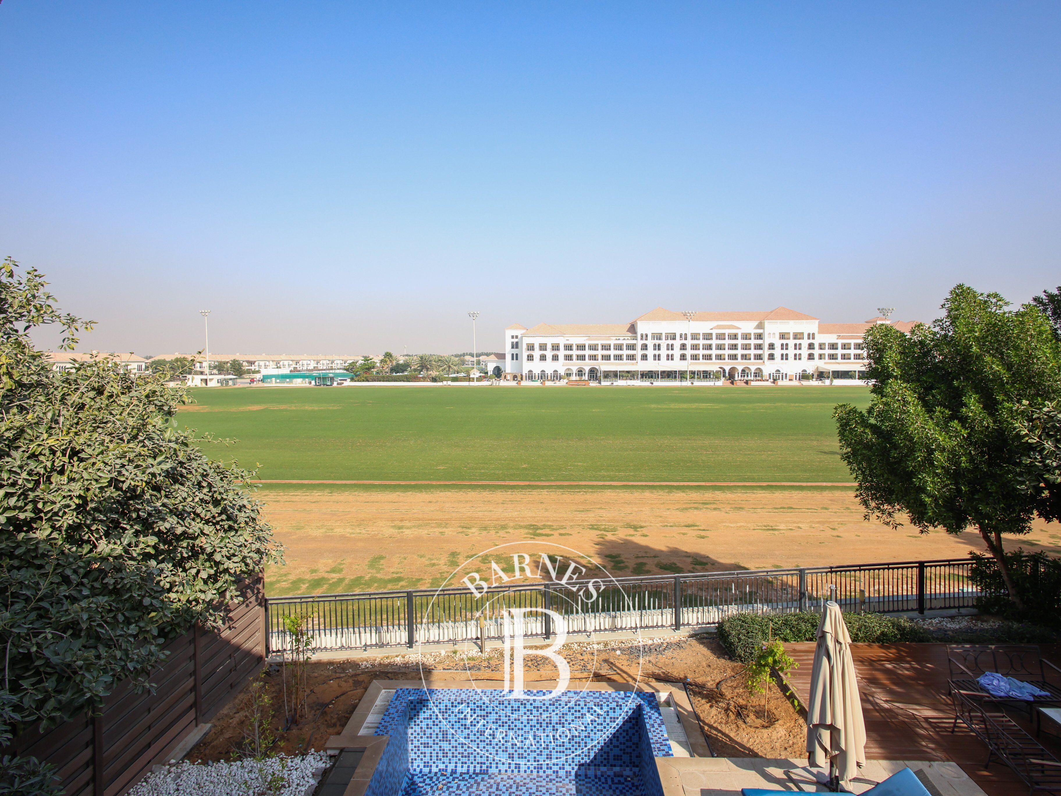 Villa Dubai Land - picture 3