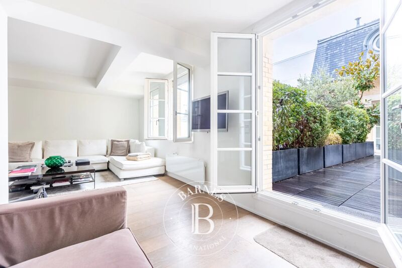 For Sale Apartment | Paris 8ème - picture 2