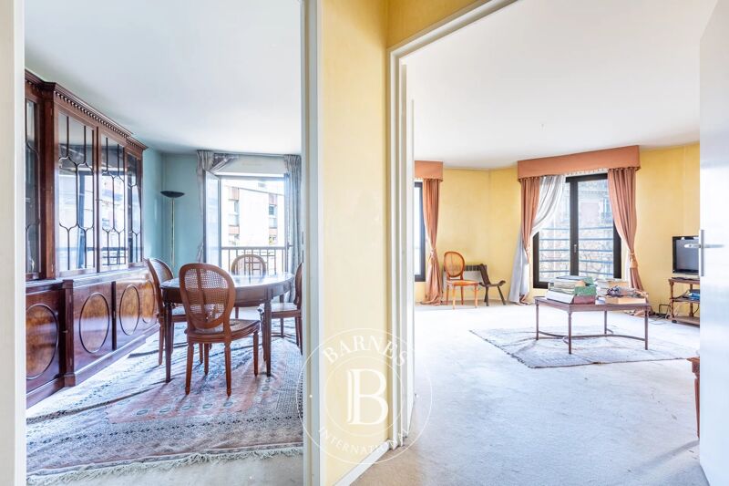 Batignolles - Bright family apartment – Upper floor property to renovate