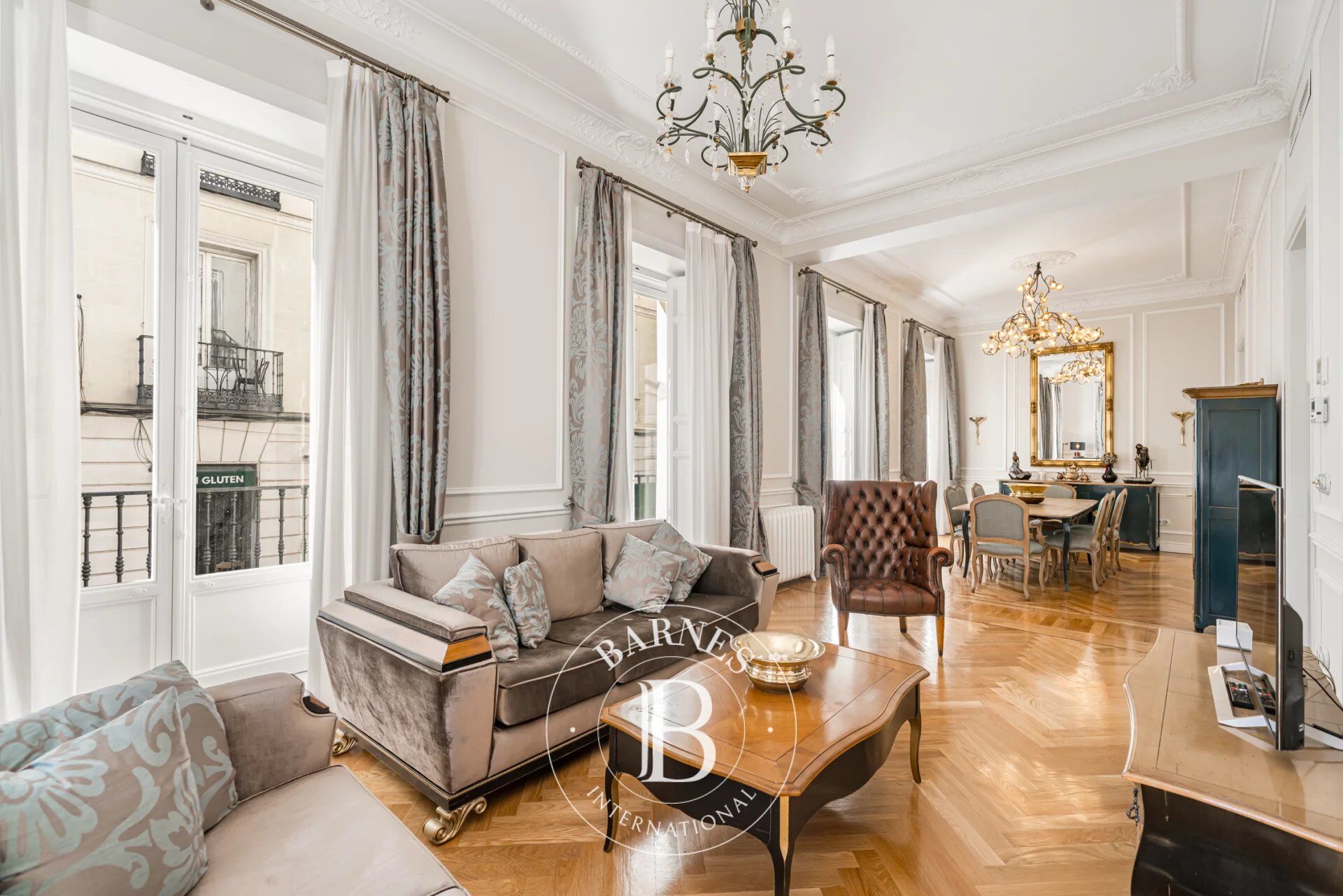 Las Letras neighbourhood: 11 balconies and classic elegance - picture 1