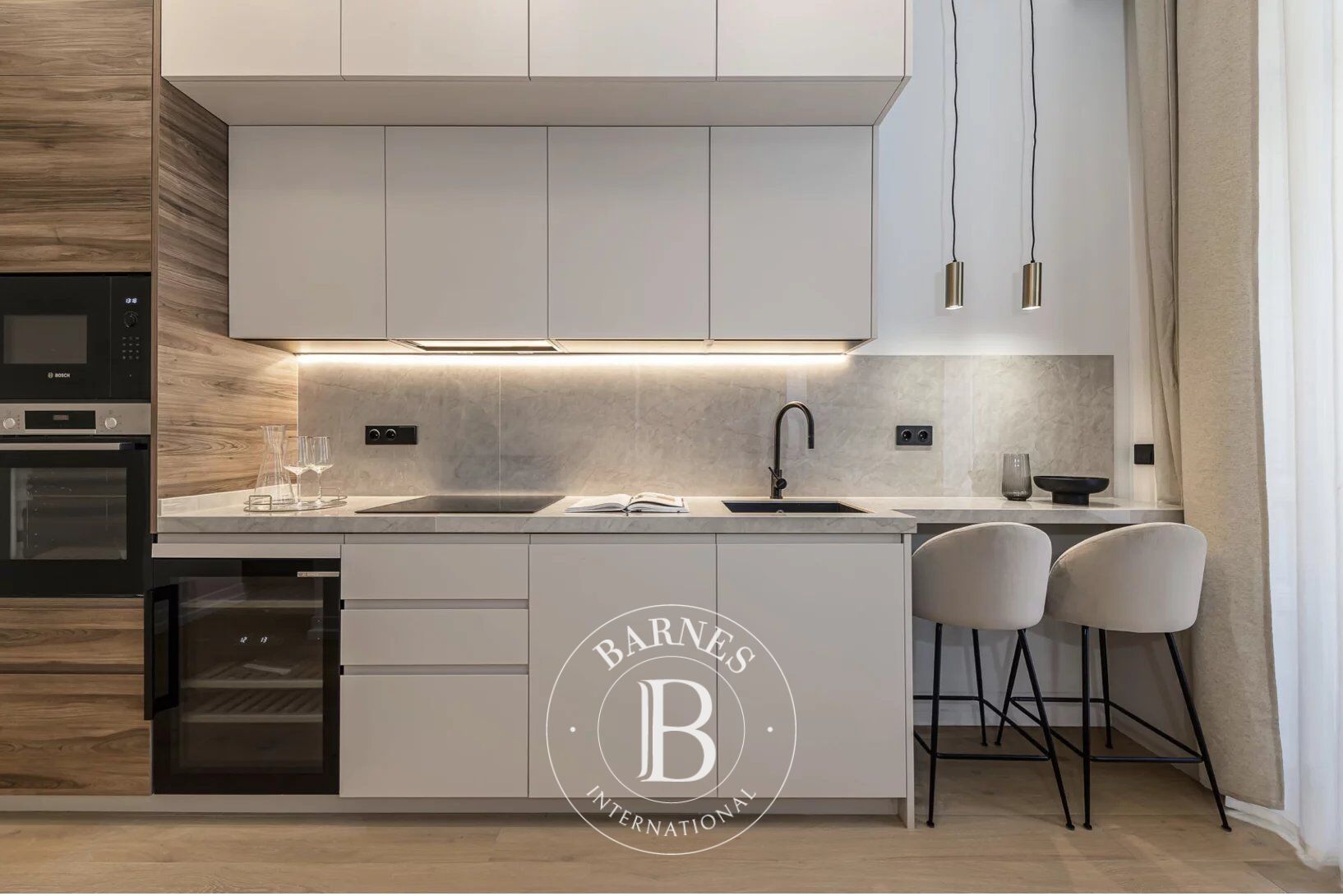 Élégance contemporaine dans une immeuble pierre de taille à Almagro - picture 3