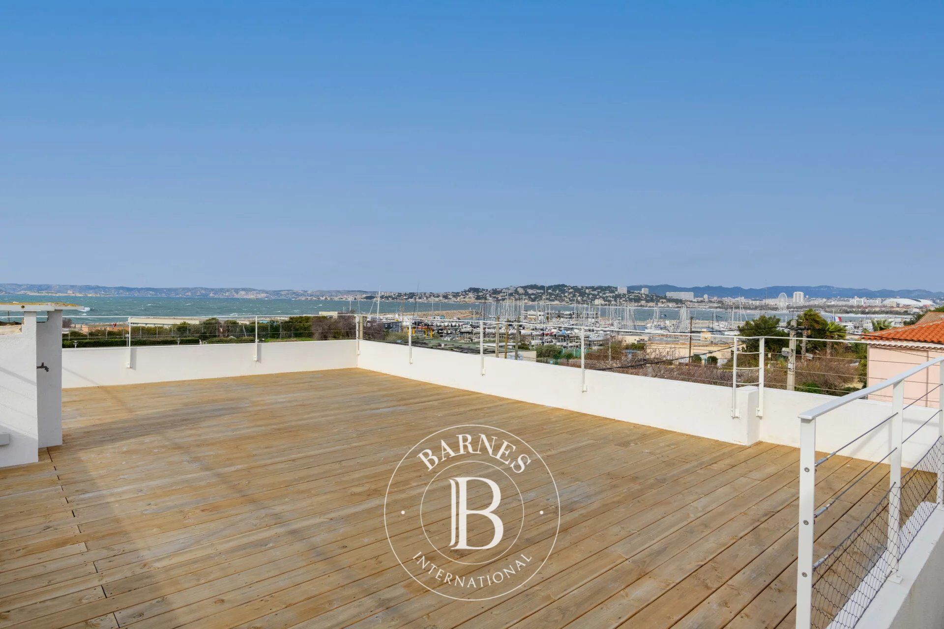MARSEILLE 13008 LA POINTE ROUGE - VILLA CONTEMPORAINE PREMIÈRE LIGNE MER 140 m² – ROOFTOP PANORAMIQUE – PISCINE - picture 3