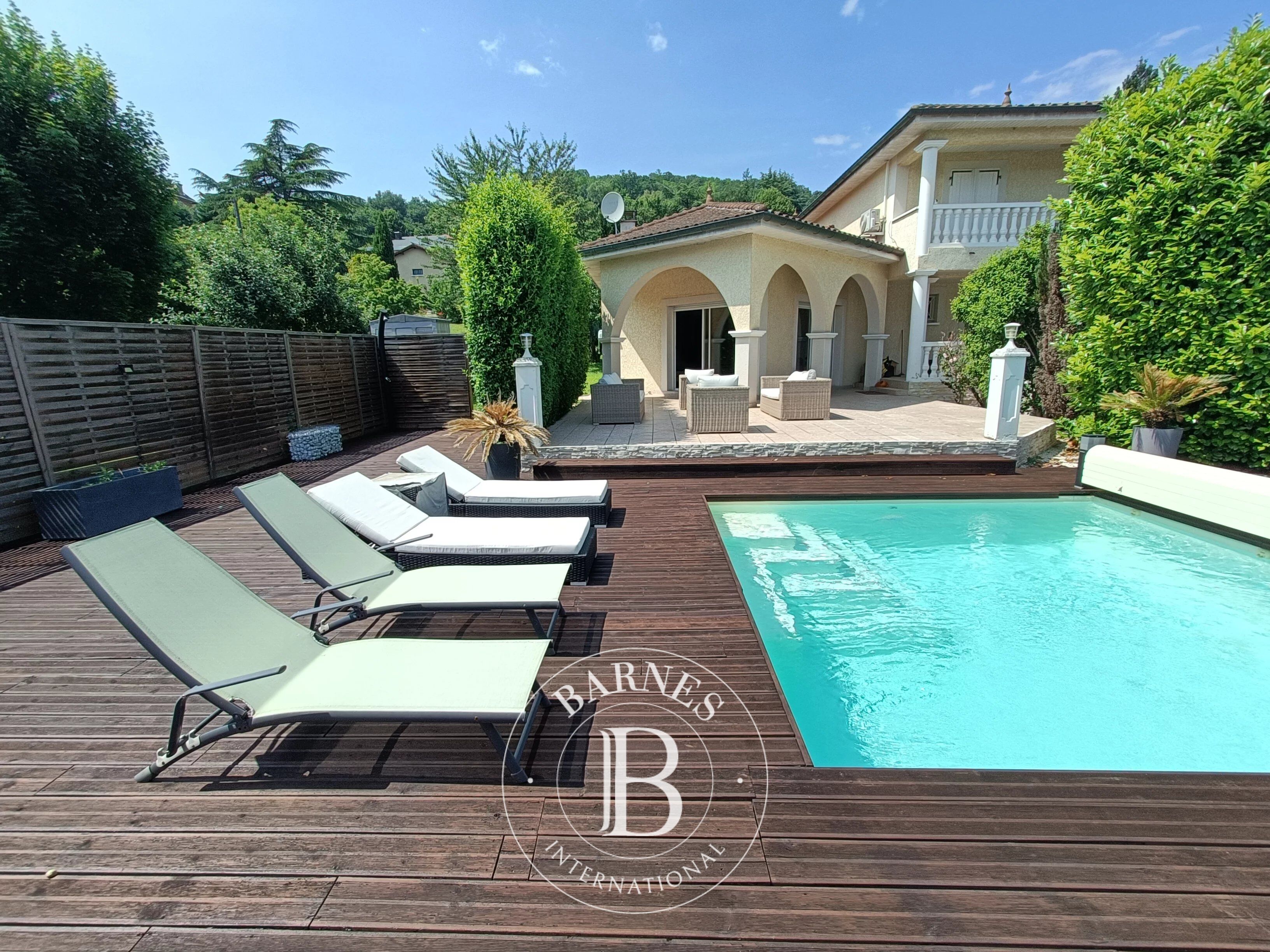 Casa Neyron - picture 1