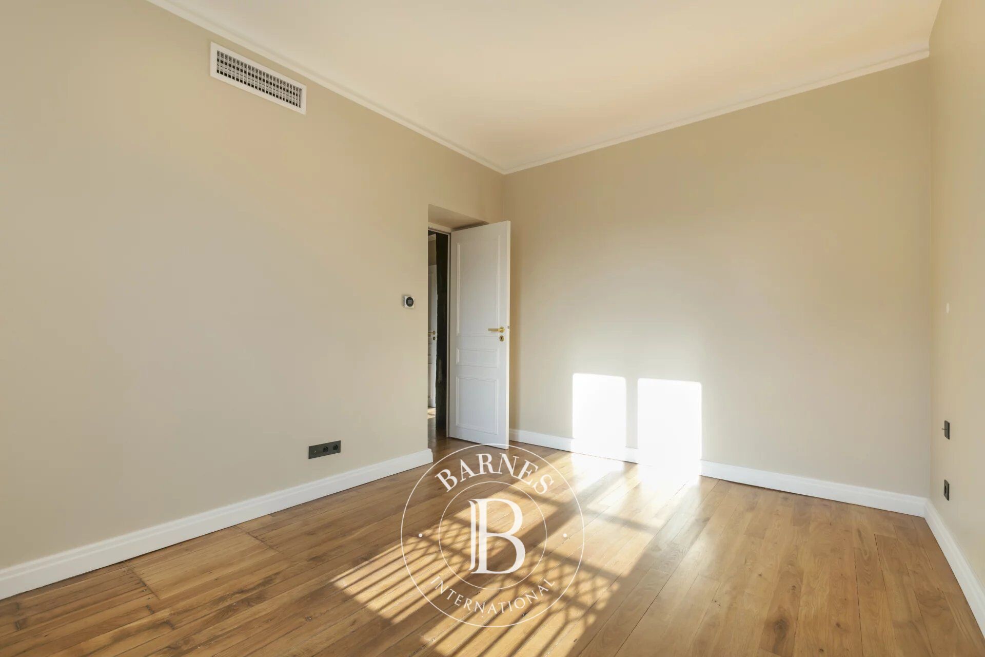 For Sale Apartment | Paris 8ème - picture 9