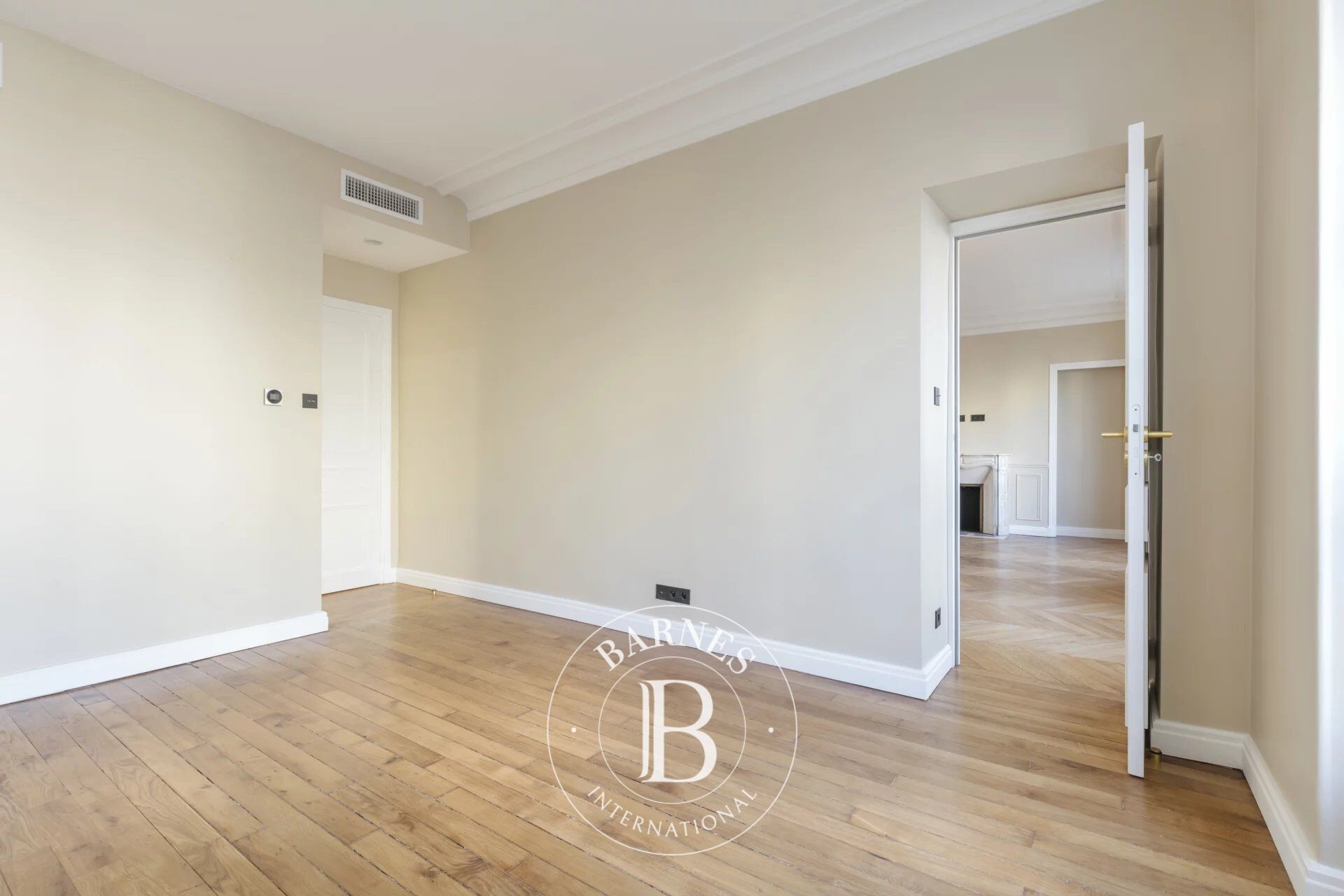 For Sale Apartment | Paris 8ème - picture 4