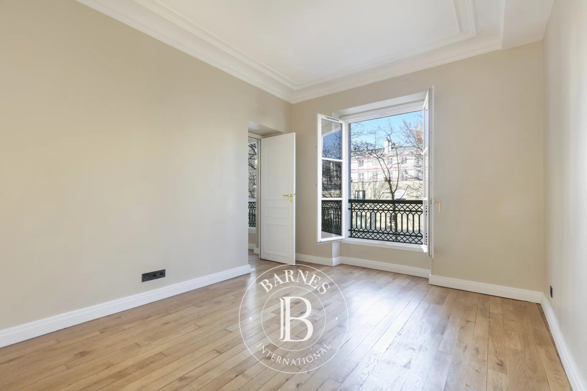 For Sale Apartment | Paris 8ème - picture 5