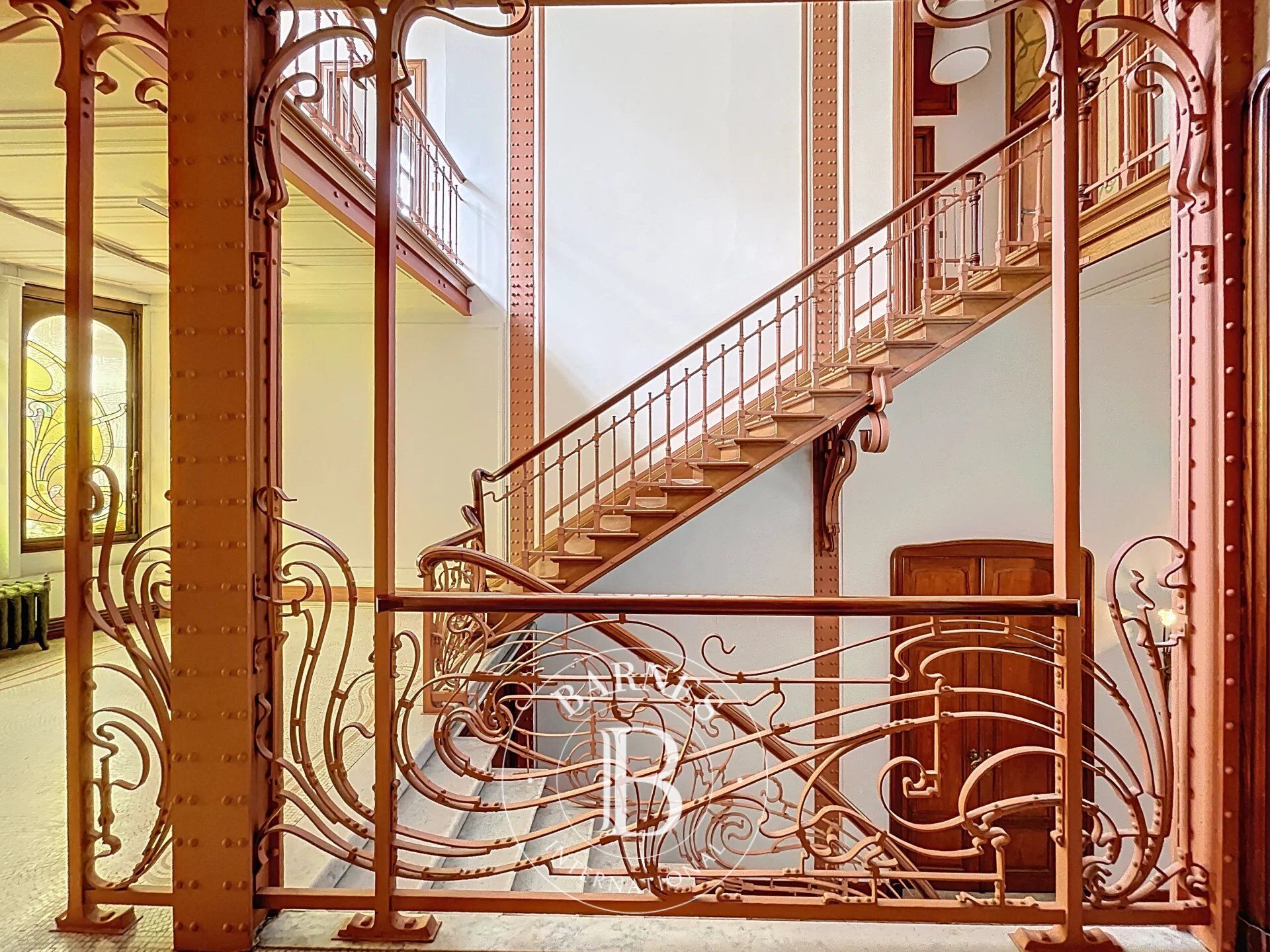 Triplex d’exception signé Victor Horta – Hôtel Winssinger (1894) - picture 2