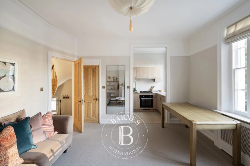 For Rent, Apartment London - picture 2