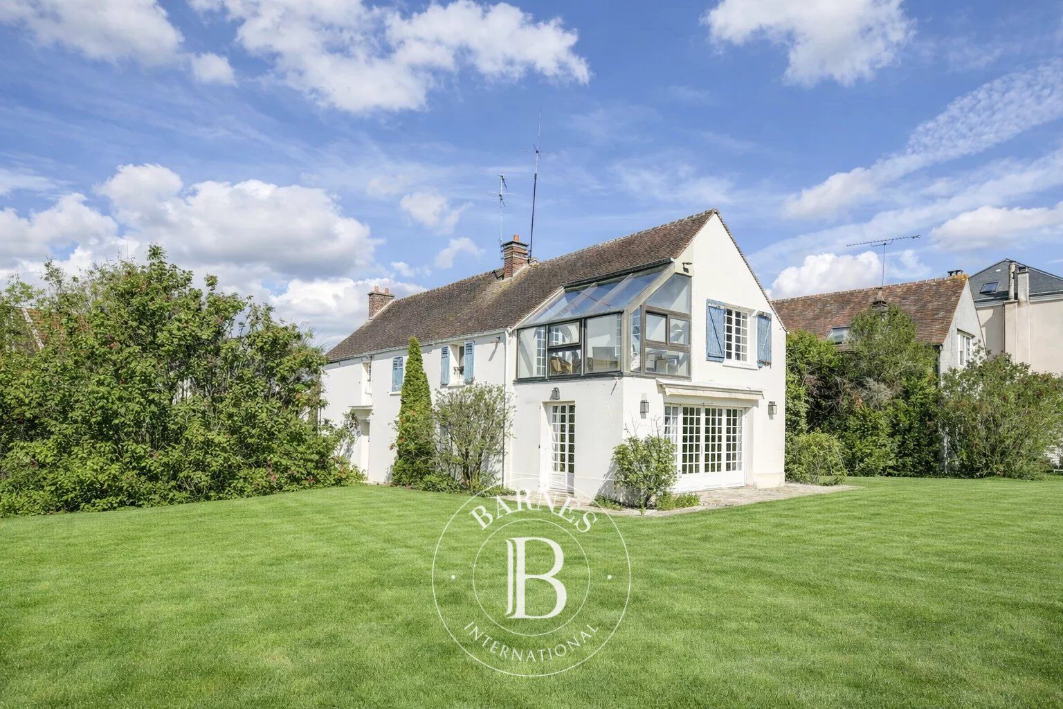 Les Loges-en-Josas – Centre village – Maison ancienne et dépendance 290 m² – 5 chambres - picture 1