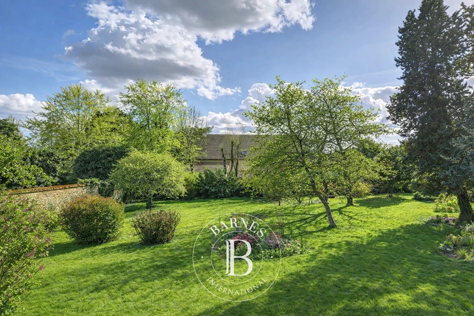 Les Loges-en-Josas – Centre village – Maison ancienne et dépendance 290 m² – 5 chambres - picture 3